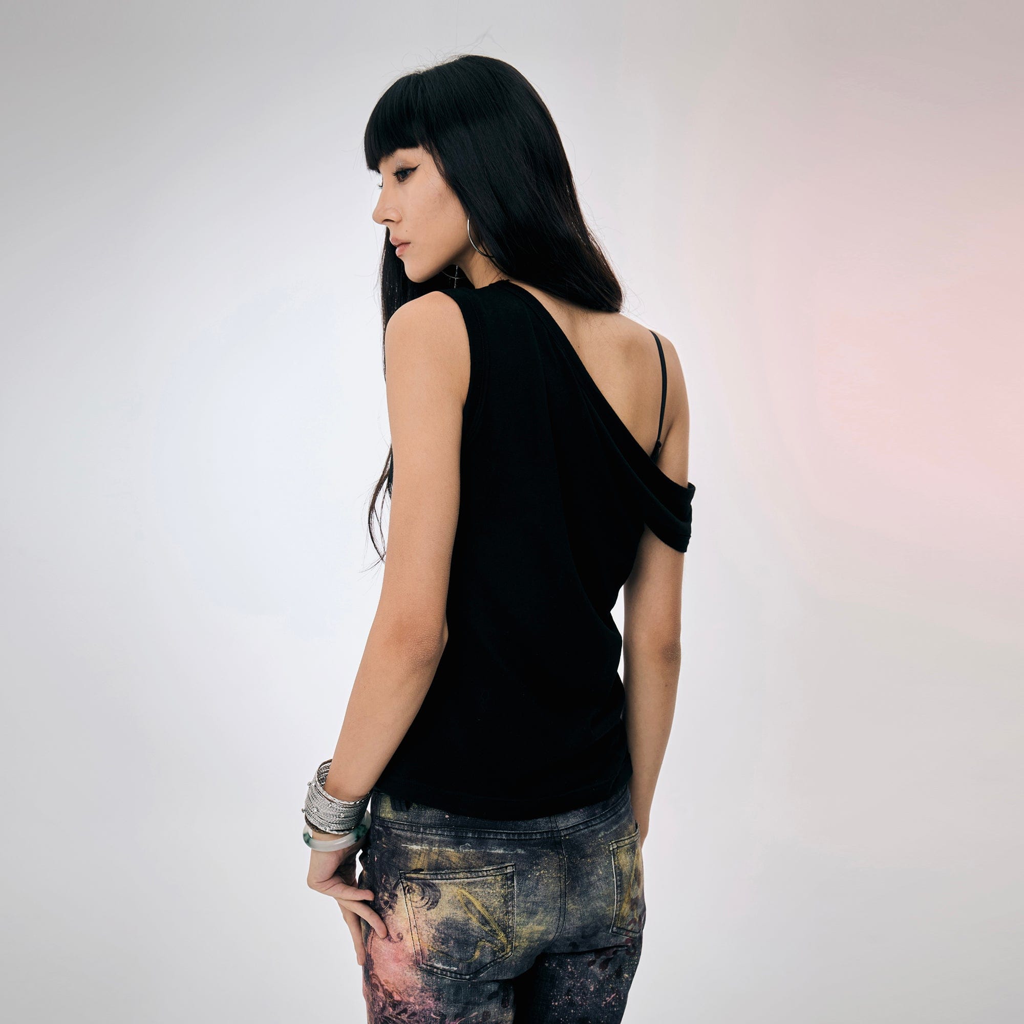 FAYCHUI Asymmetrical Pearl Studded Tank Top