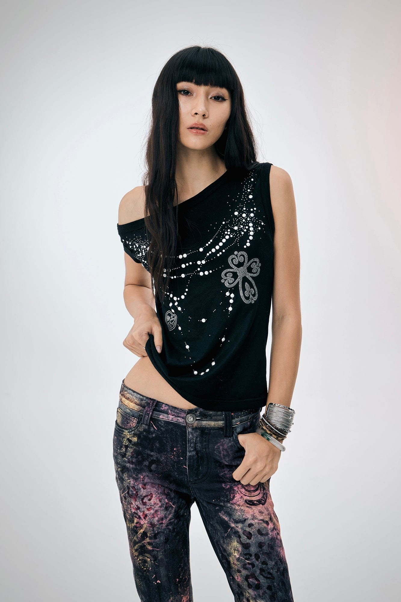 FAYCHUI Asymmetrical Pearl Studded Tank Top