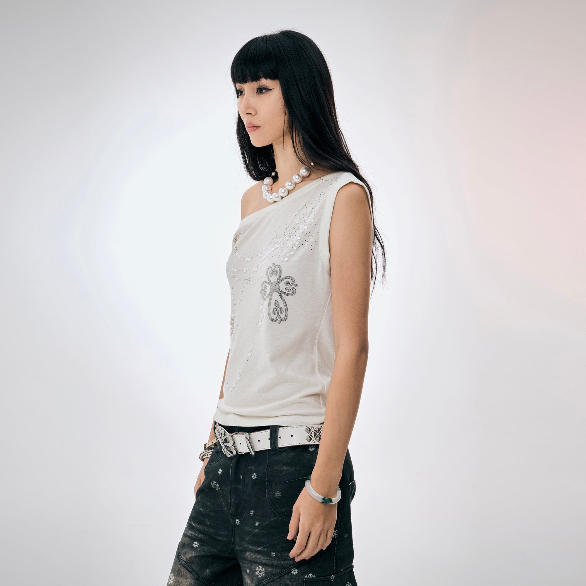 FAYCHUI Asymmetrical Pearl Studded Tank Top