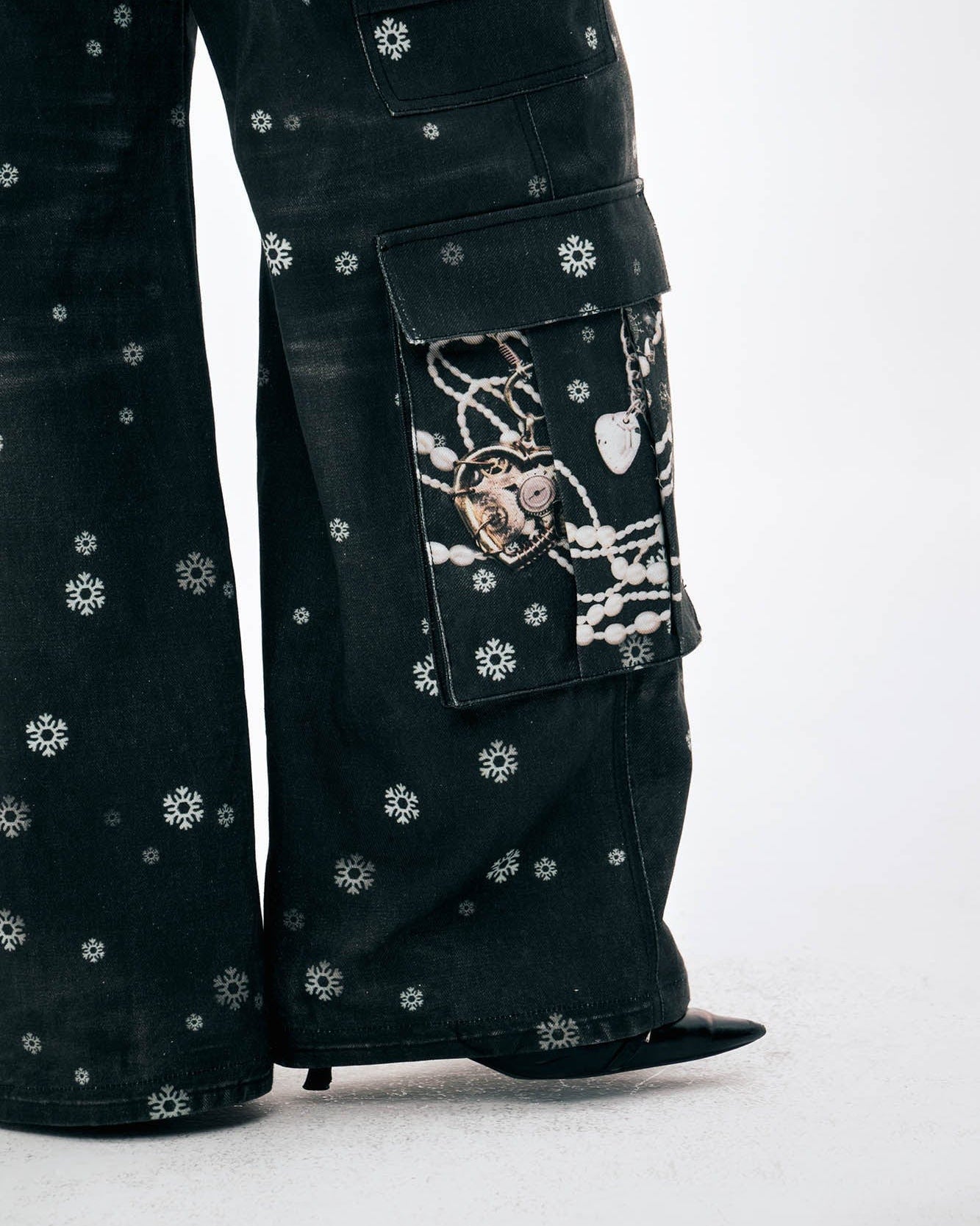 DND4DES×Faychui Snowflake Full-Print Spliced Multi-Pocket Jeans, premium urban and streetwear designers apparel on PROJECTISR.com, DND4DES