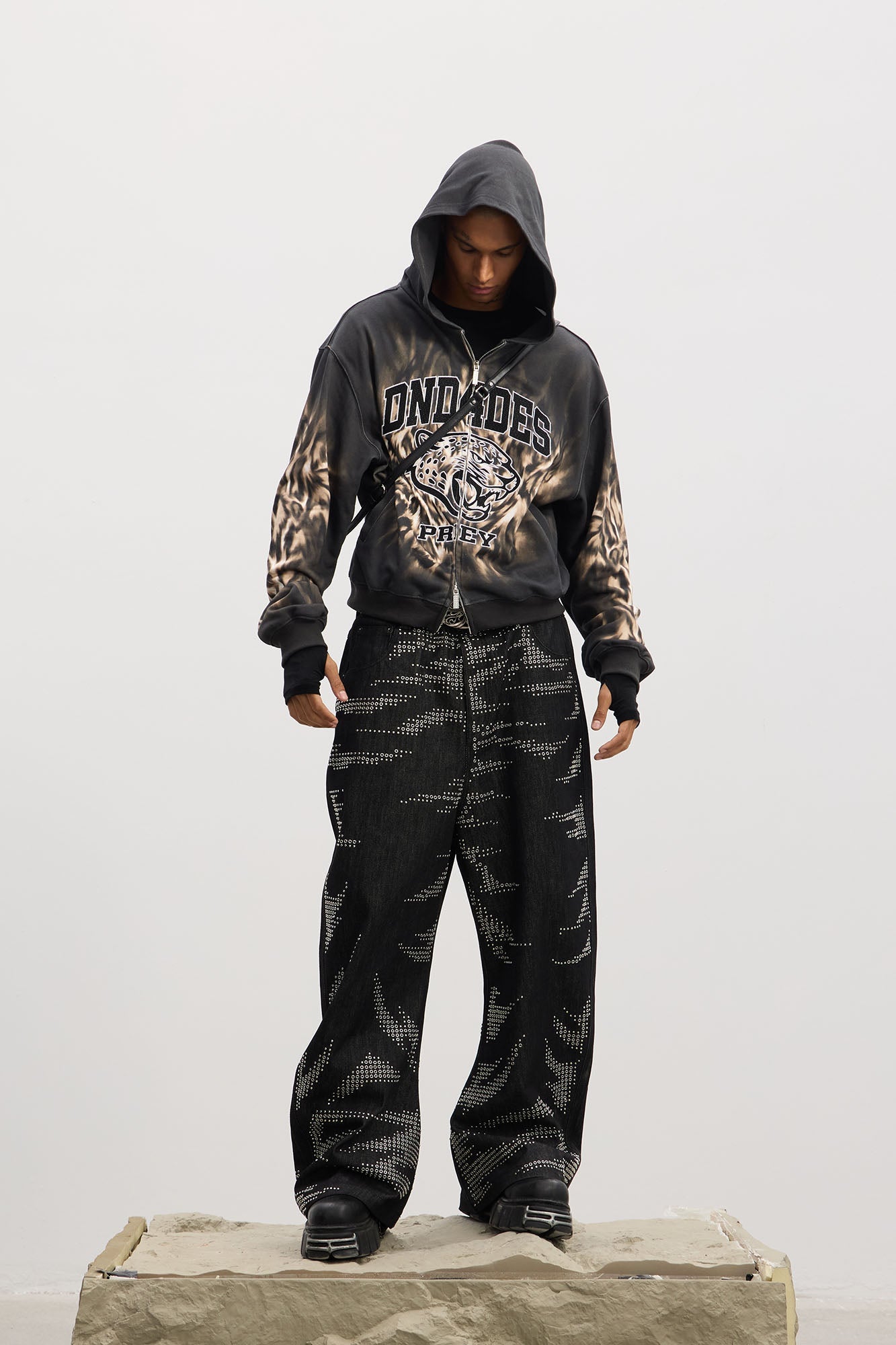 DND4DES Tiger Embroidered Zip-Up Hoodie