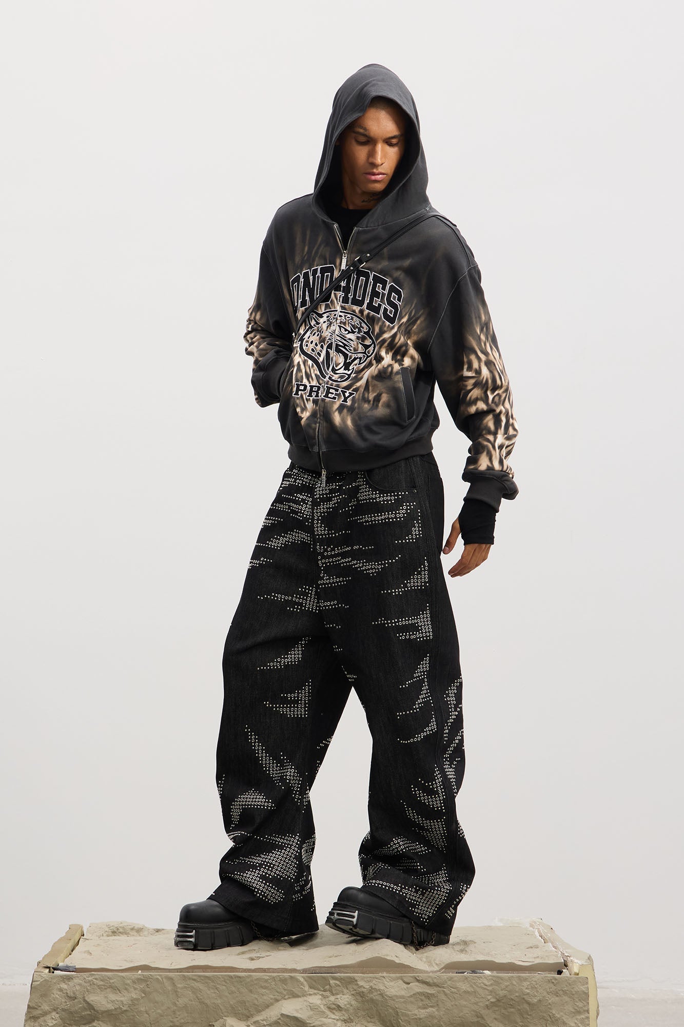 DND4DES Tiger Embroidered Zip-Up Hoodie
