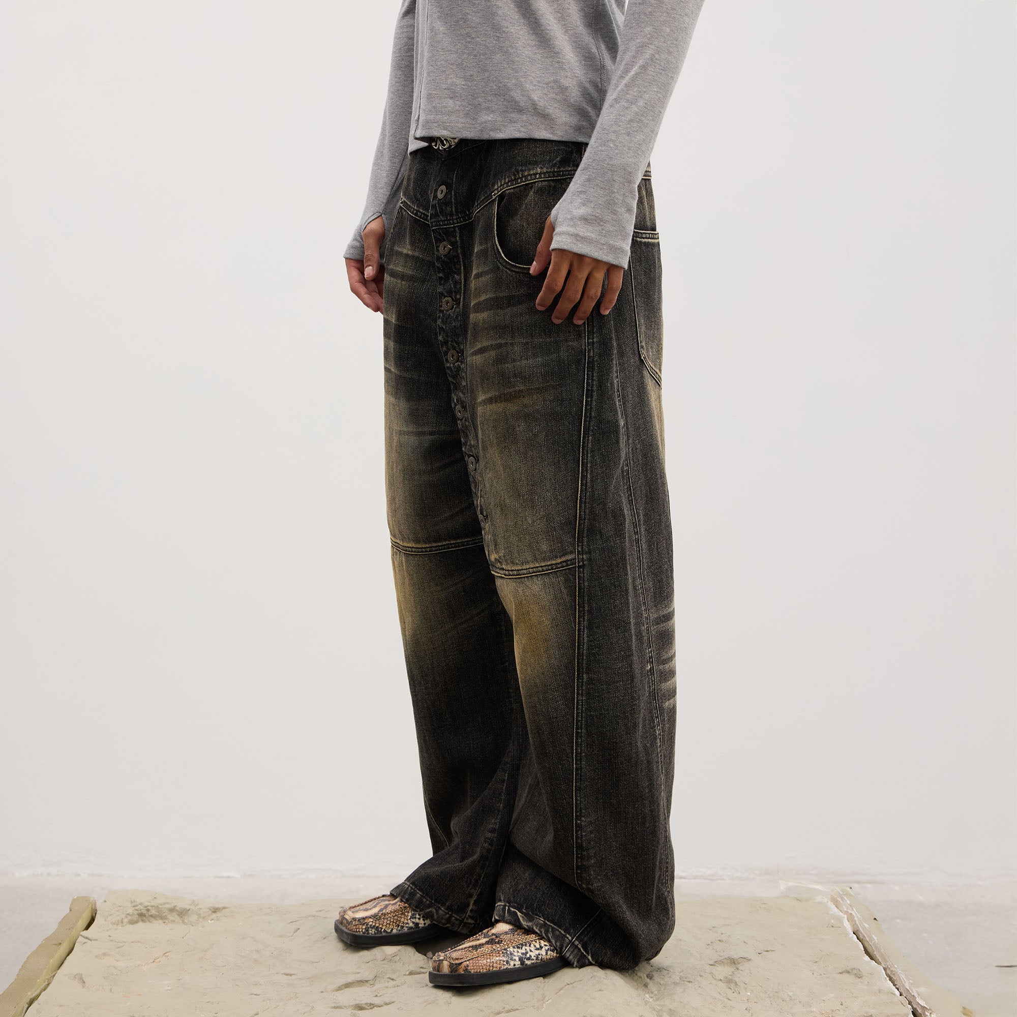 DND4DES Asymmetric Button-Fly Panel Washed Jeans