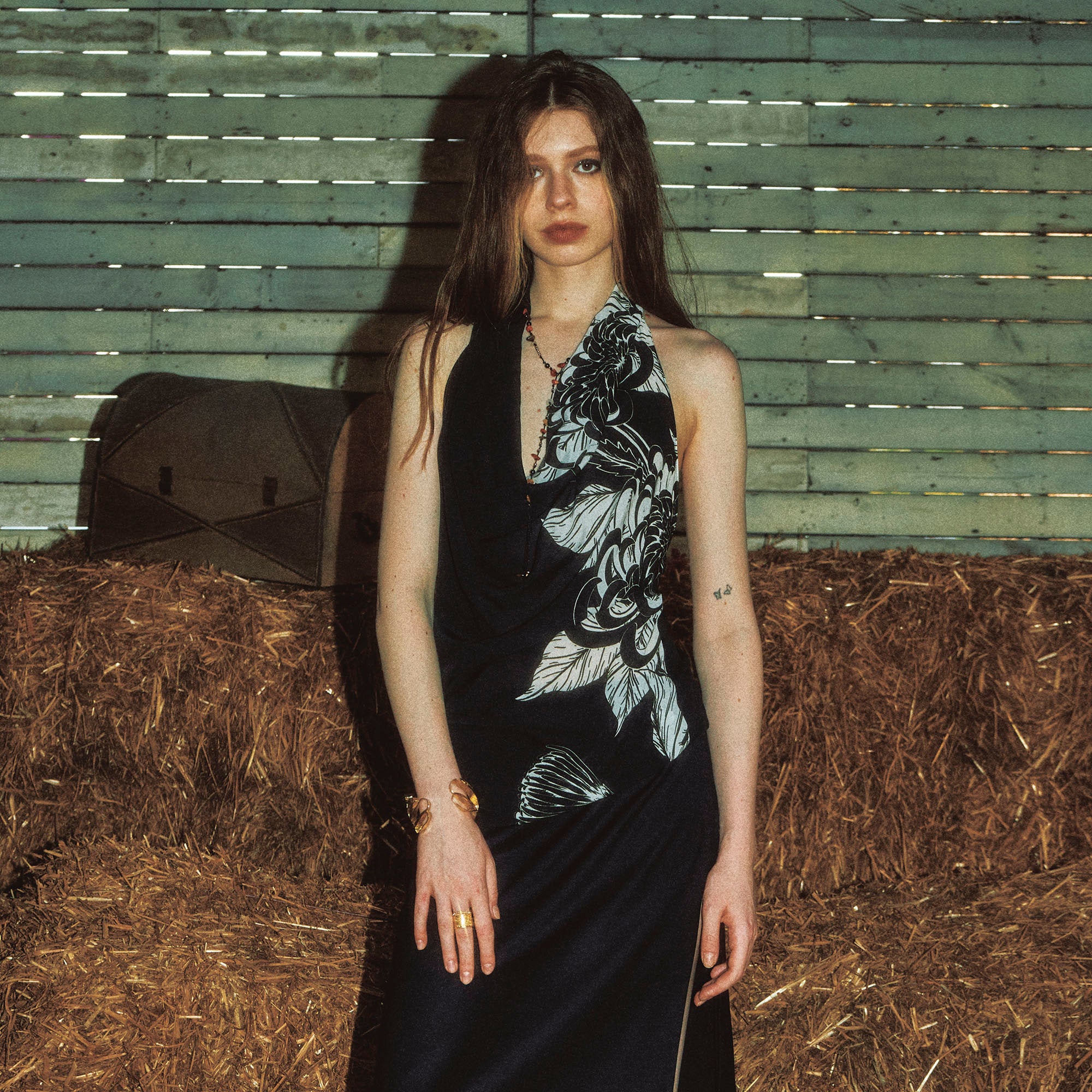 NINETYNINE PERCENT Contrast Floral Backless Halter Top