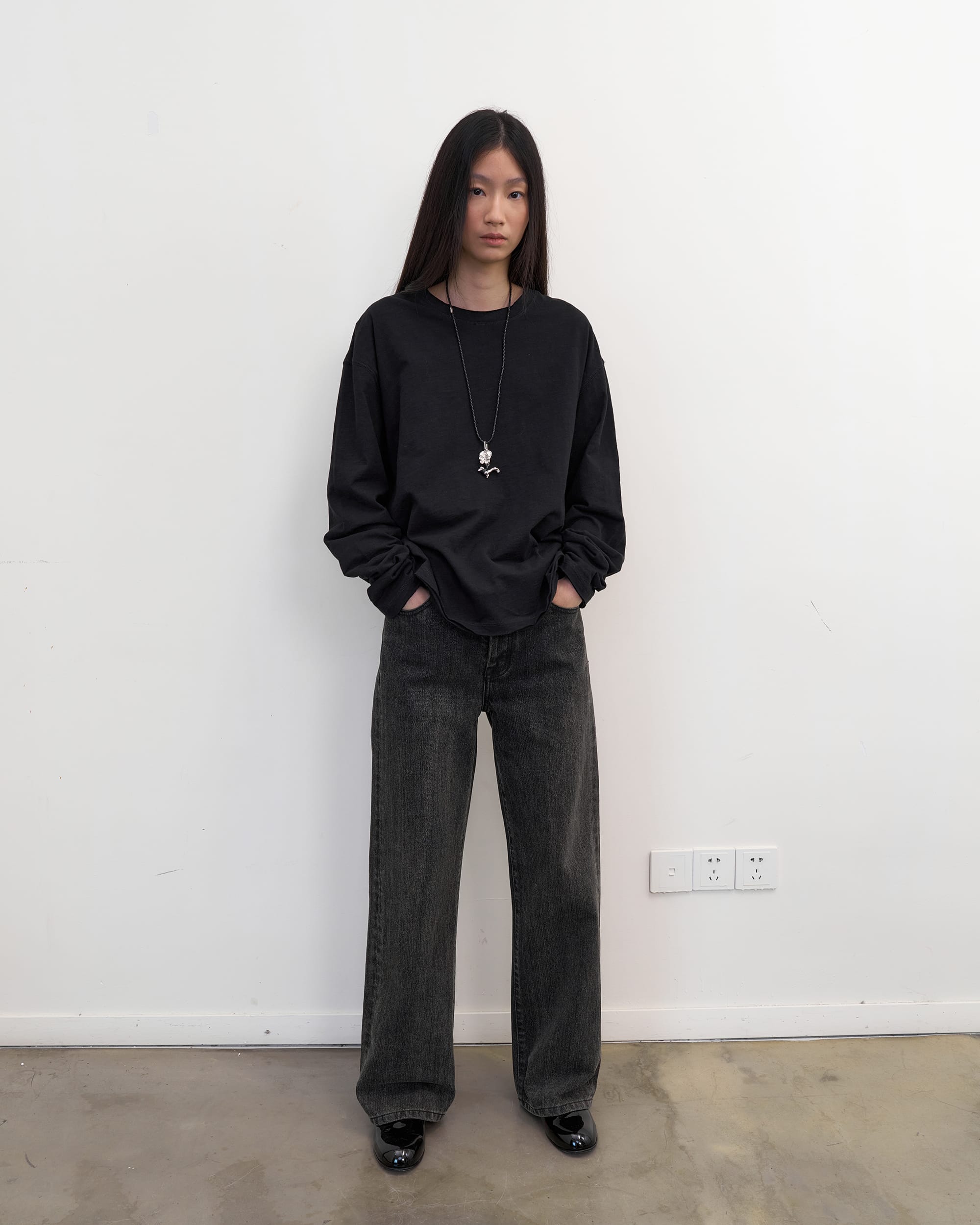 NEVERSEEZ Retro Washed Straight-Leg Jeans