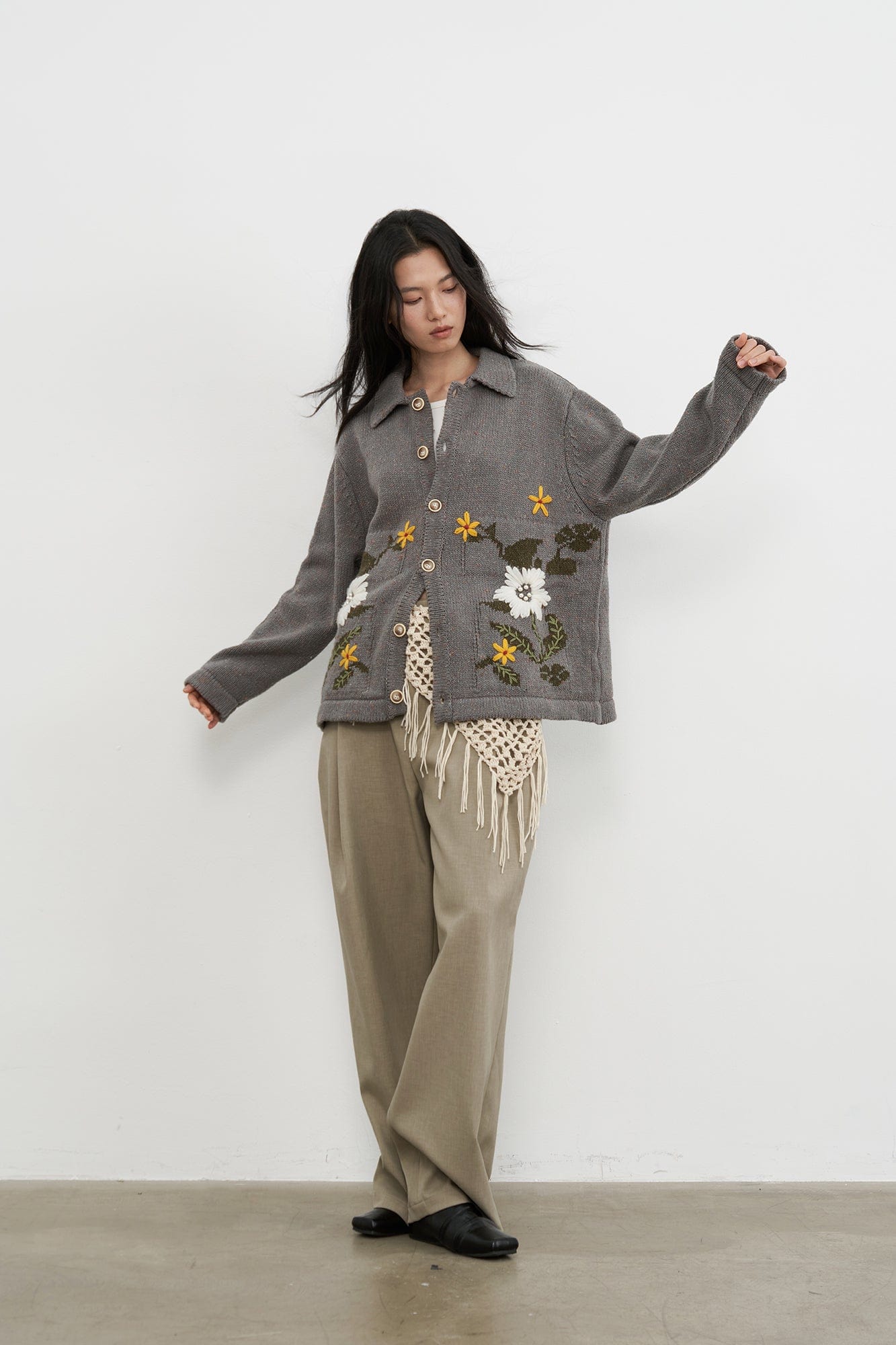 SAME FLOW Embroidered Pearl Floral Cardigan