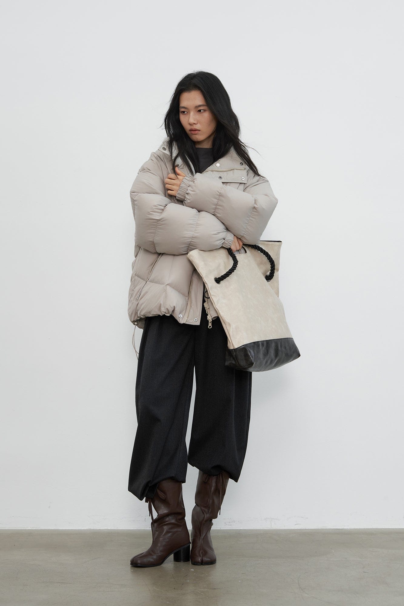 SAME FLOW Reversible Cropped Down Jacket