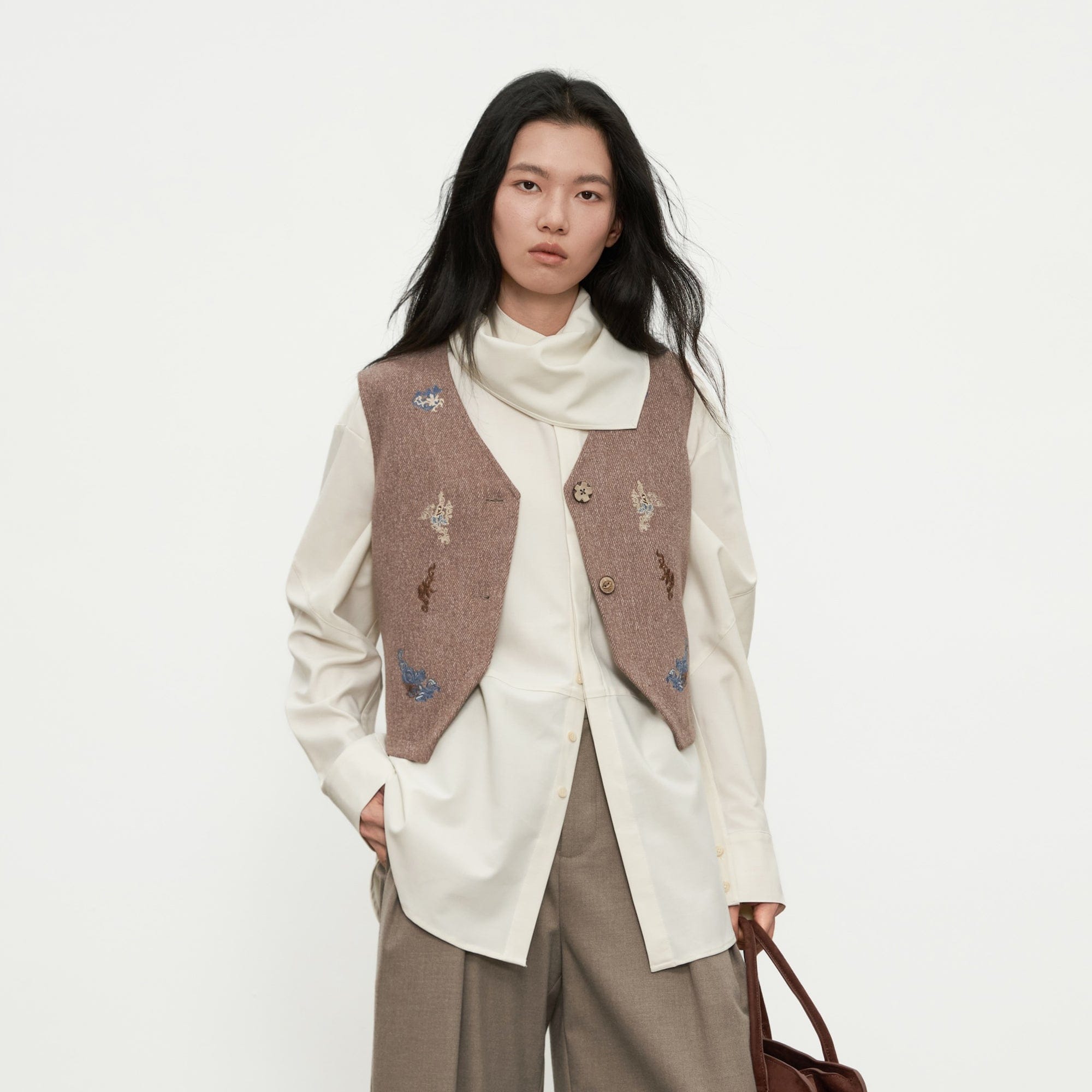 SAME FLOW Motif Embroidery Paneled Vest