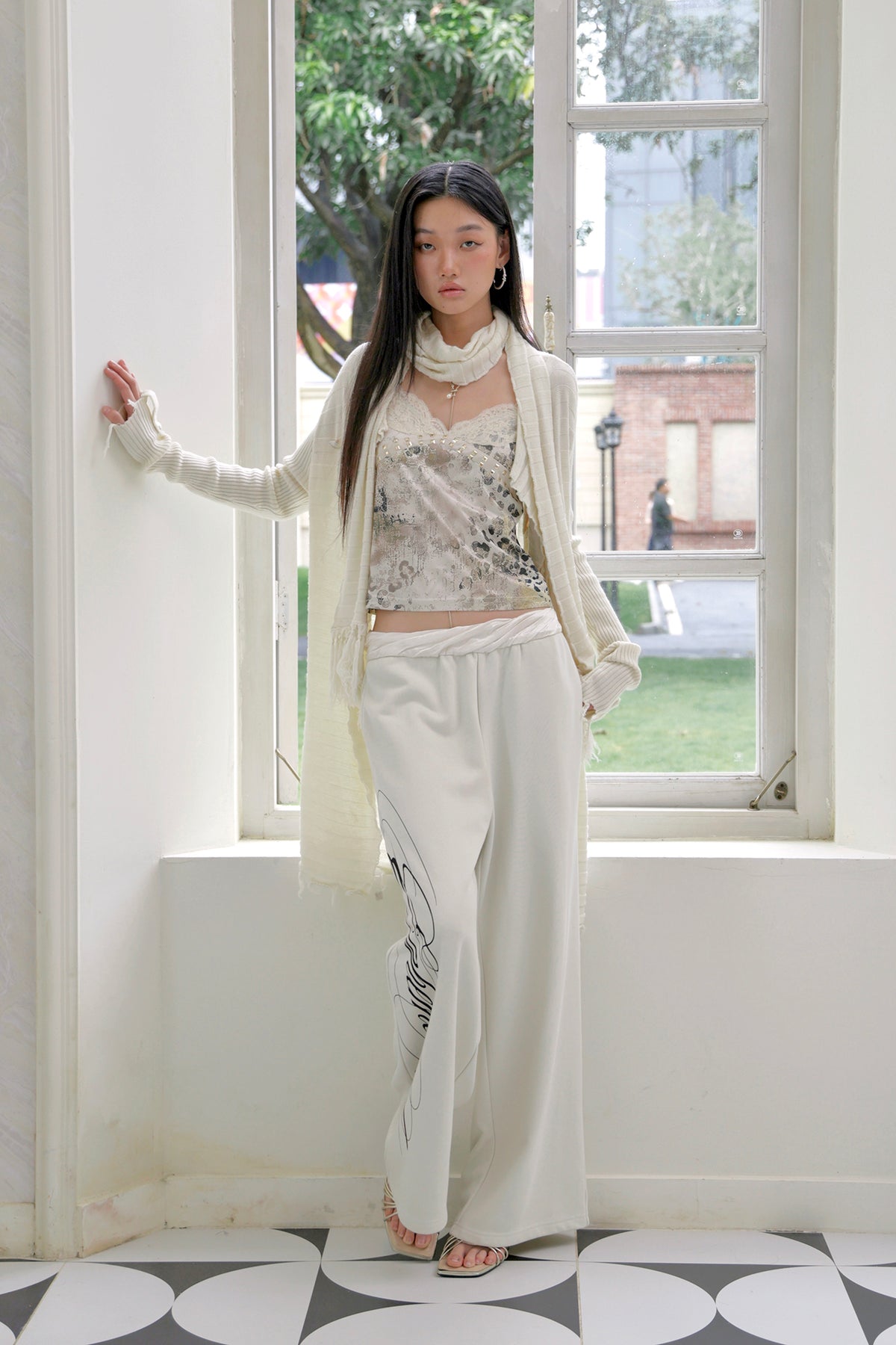 FAYCHUI Graphic Lace-Pocket Wide-Leg Sweatpants Beige