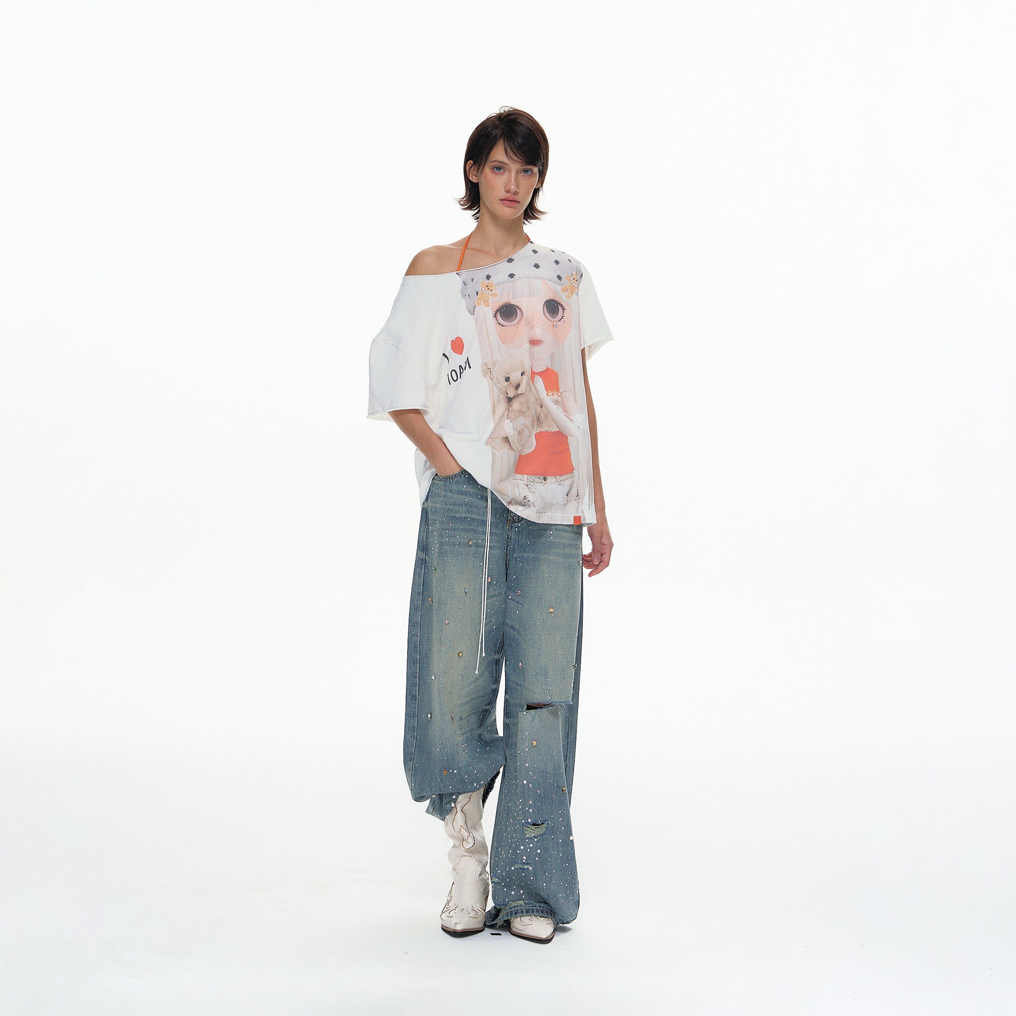 10AMSOTIIIIIIRED Girl And Cat Graphic Off-Shoulder Tee