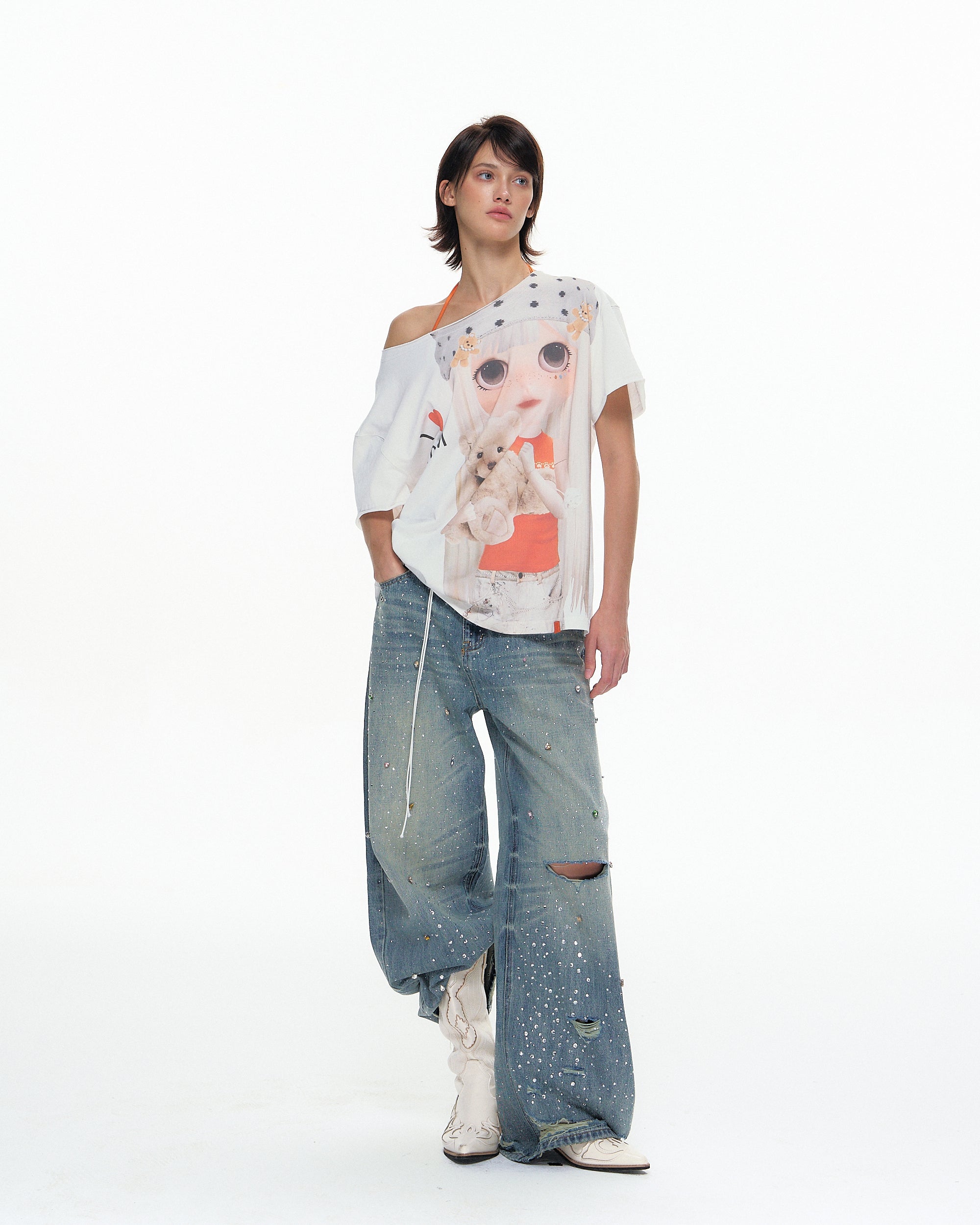 10AMSOTIIIIIIRED Girl And Cat Graphic Off-Shoulder Tee