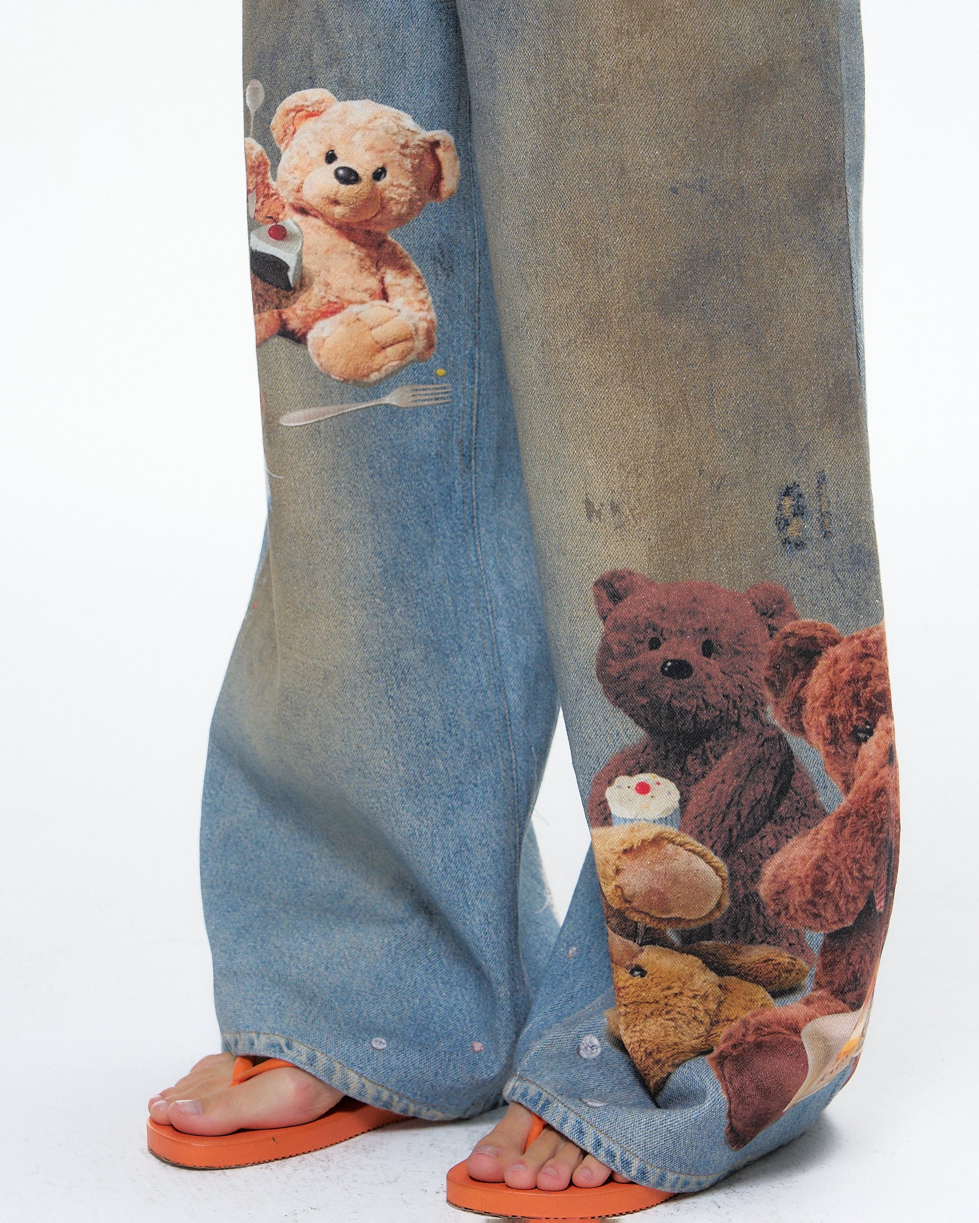 10AMSOTIIIIIIRED Retro Dog And Teddy Graphic Jeans