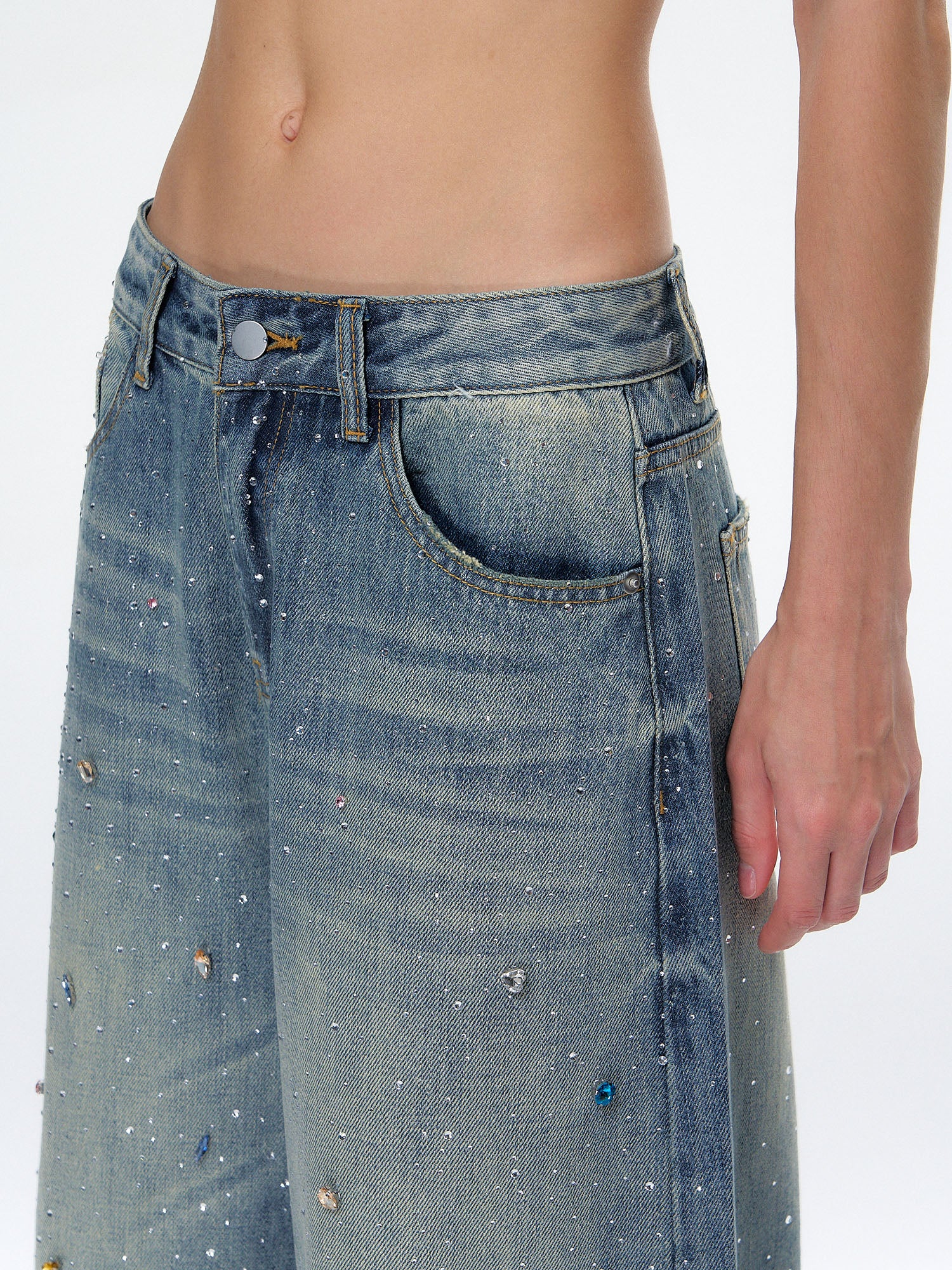 10AMSOTIIIIIIRED Distressed Diamond Oversized Jeans