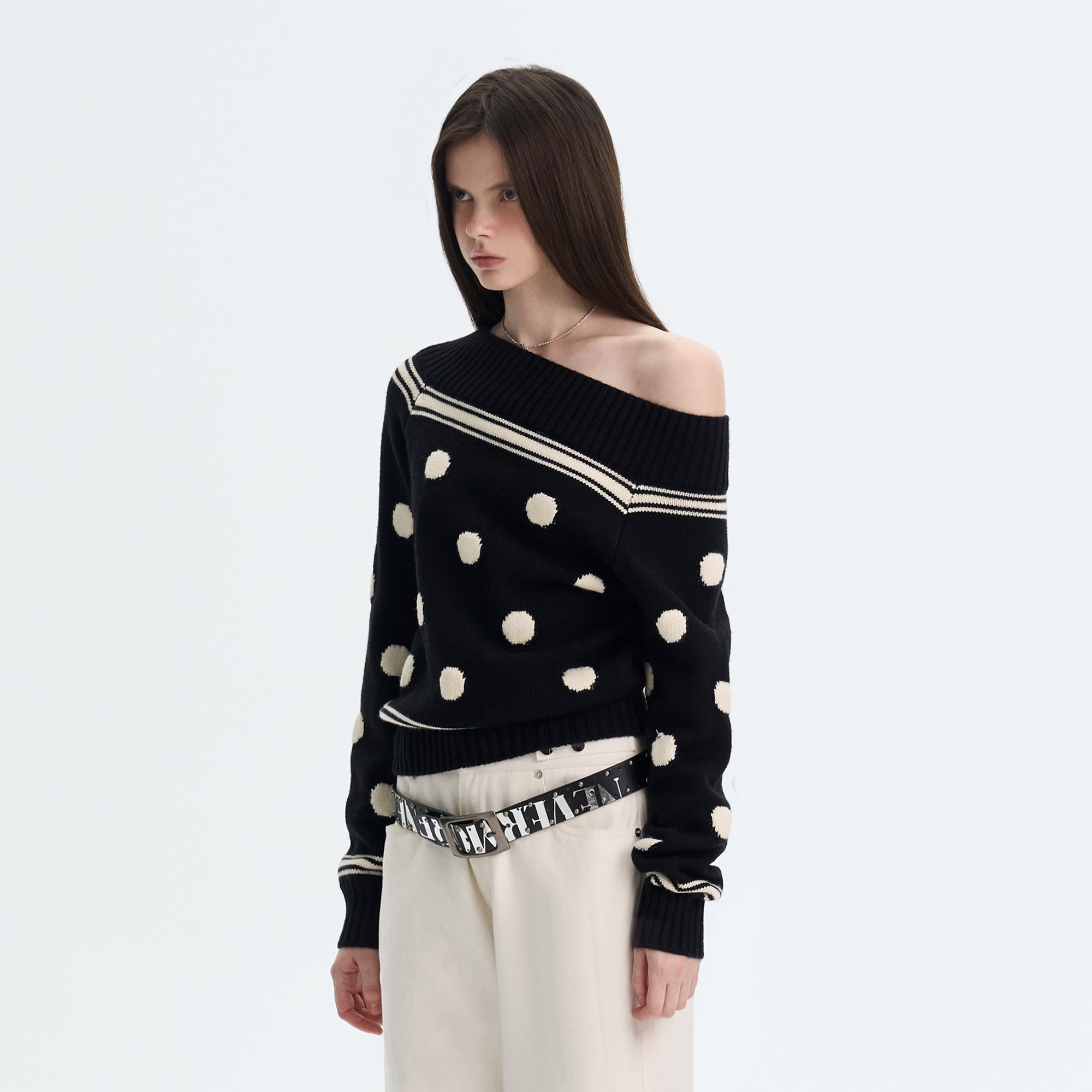 THE NEVERMORE Contrast Polka Dot Off-Shoulder Sweater