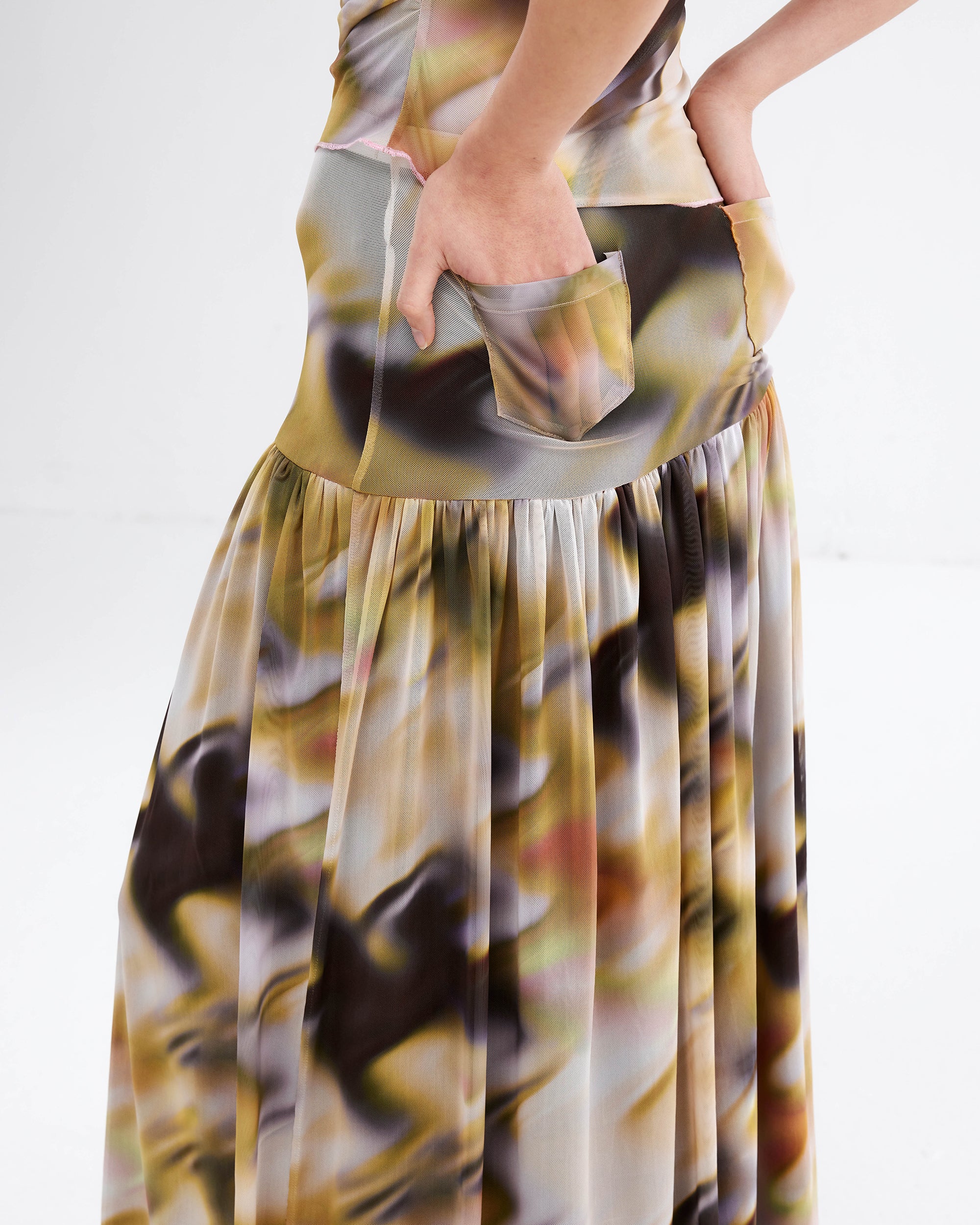 JIUWU PARK Blurred Print Gathered Maxi Skirt