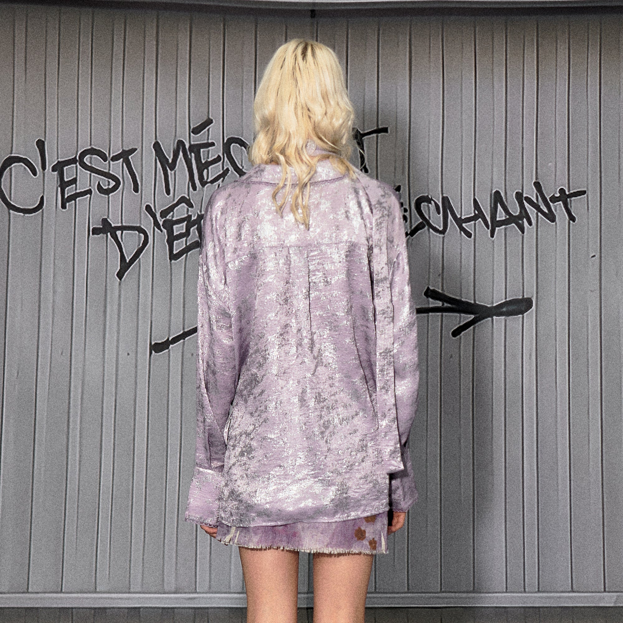 THE NEVERMORE Foil Shine Offset Button Ribbon Blouse