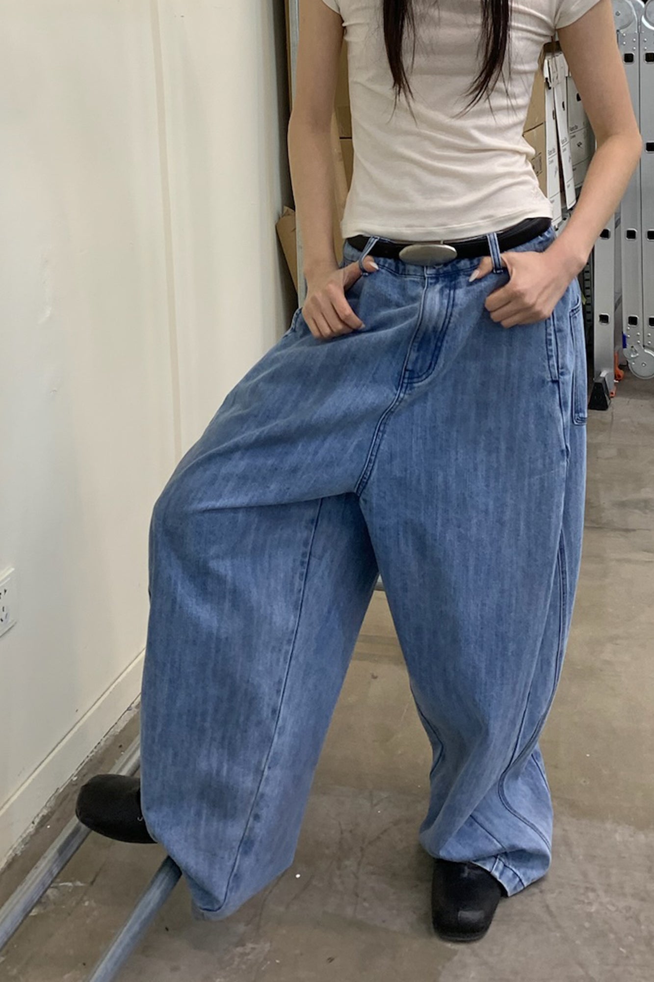 NEVERSEEZ Curved-Seam Utility Barrel-Leg Jeans