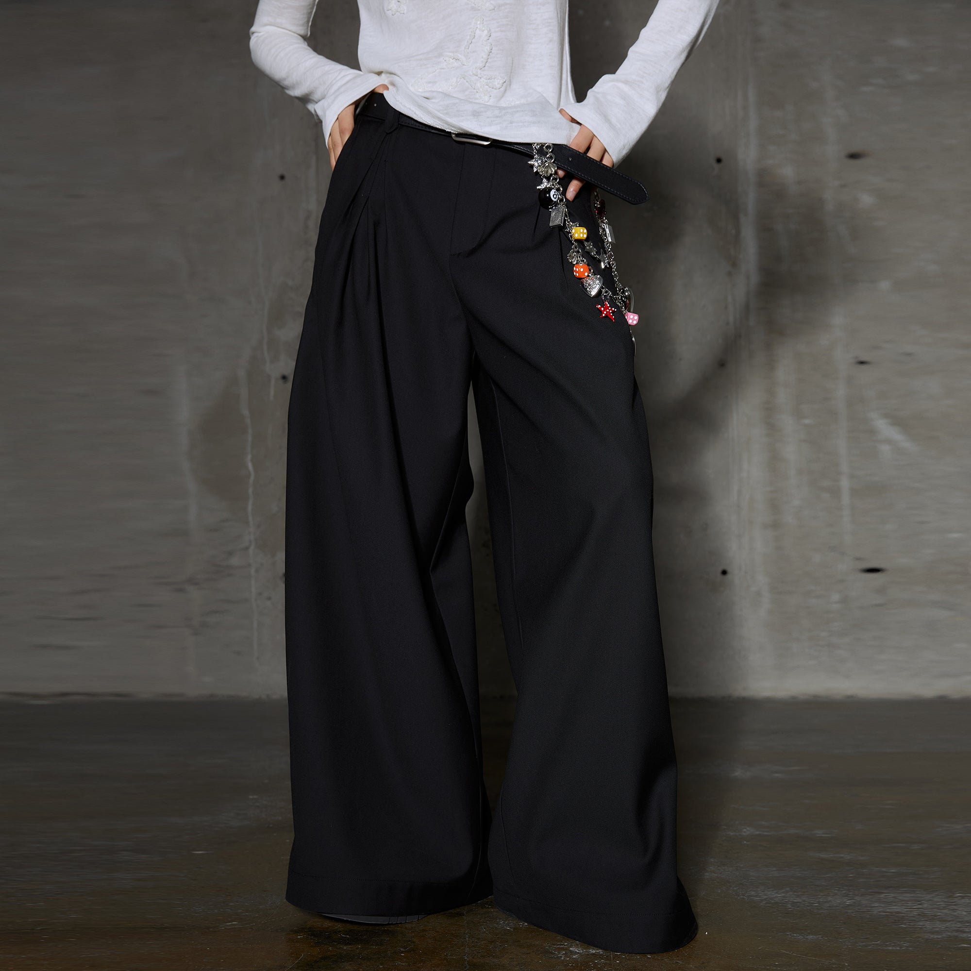 CONFUN Classic Pleated Wide-Leg Trousers