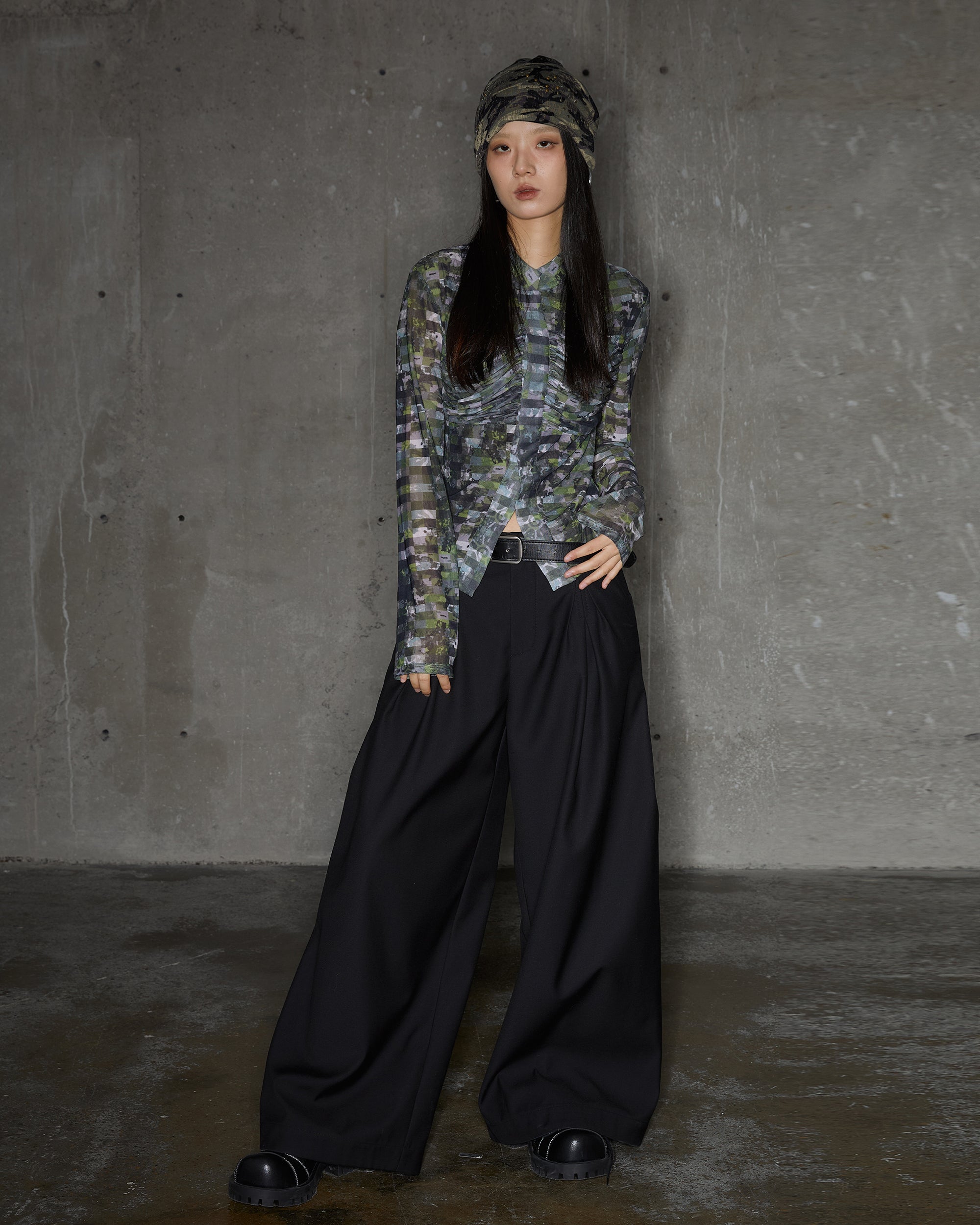 CONFUN Classic Pleated Wide-Leg Trousers