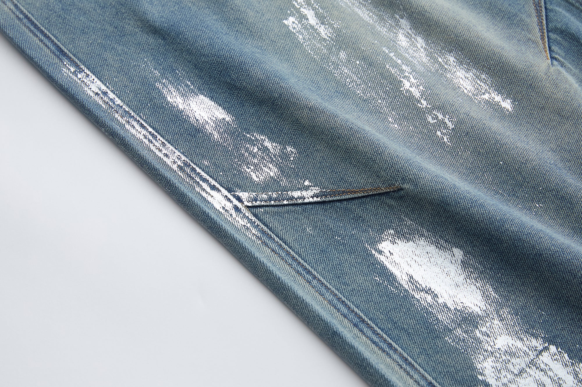 SOFITTE Foil Glaze Washed Wide-Leg Jeans