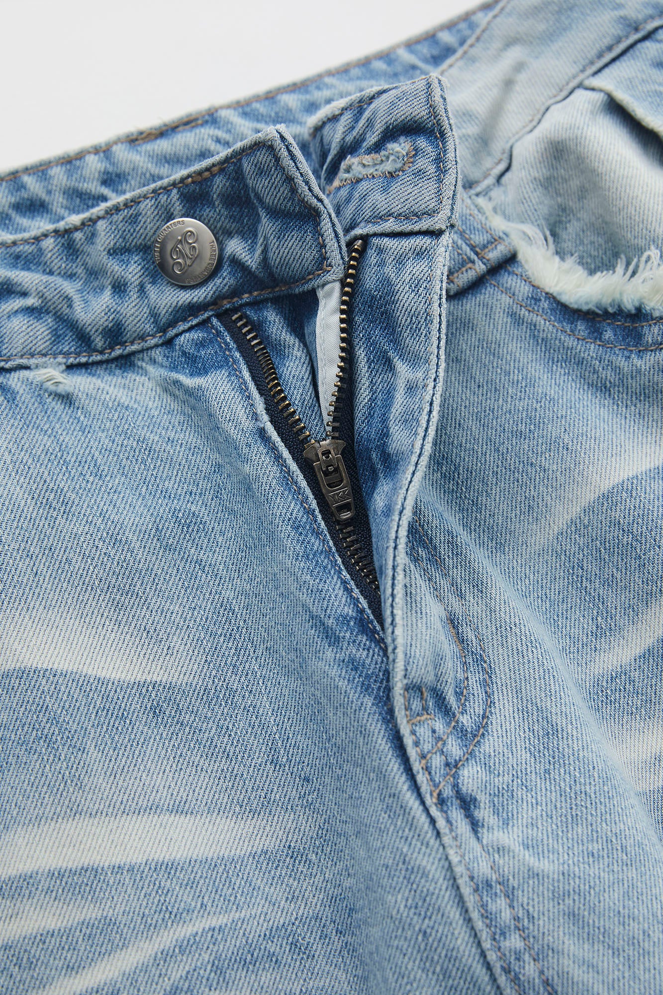 SOFITTE Whisker Washed Oversized Jeans