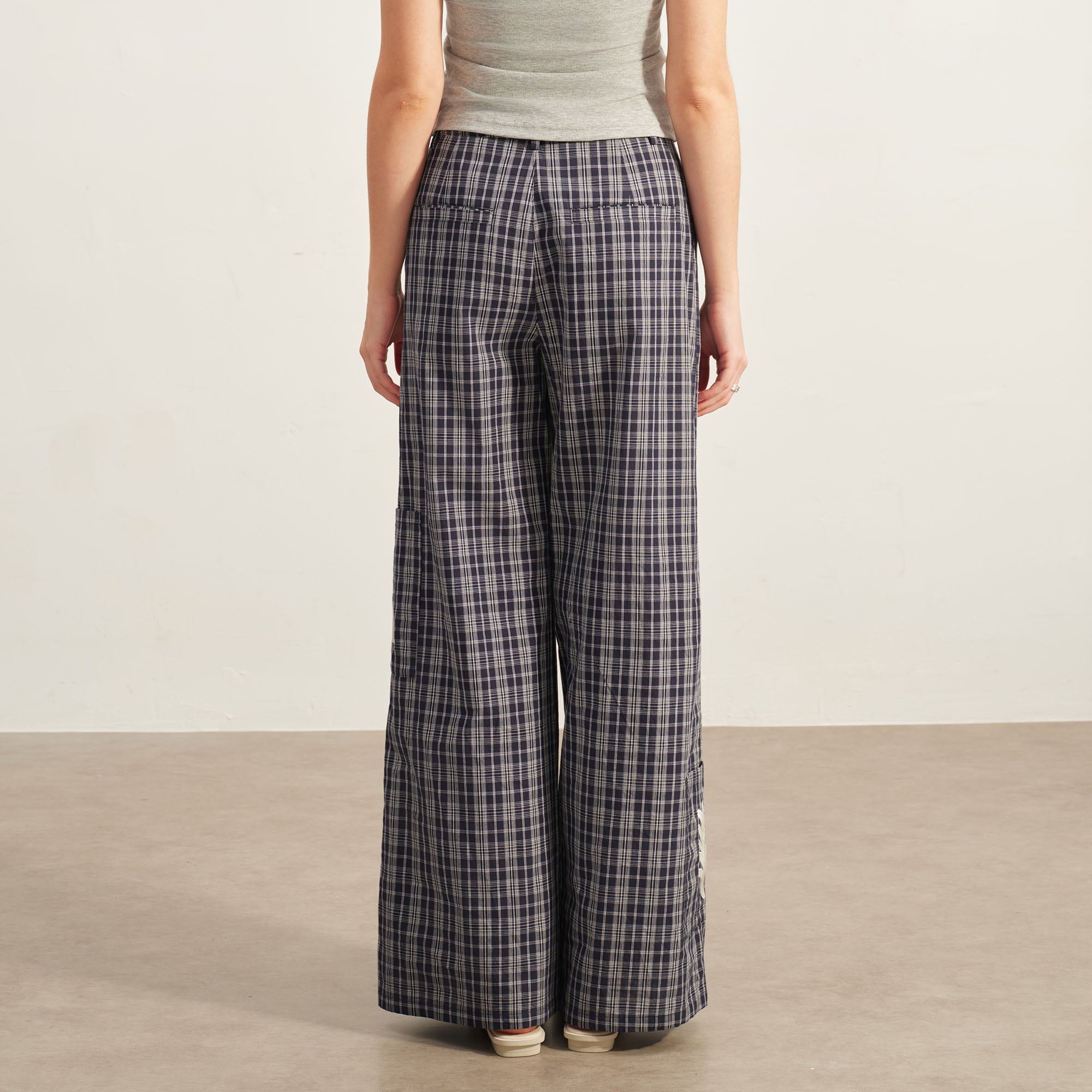 SOFITTE Plaid Pleats Patch Straight-Leg Pants