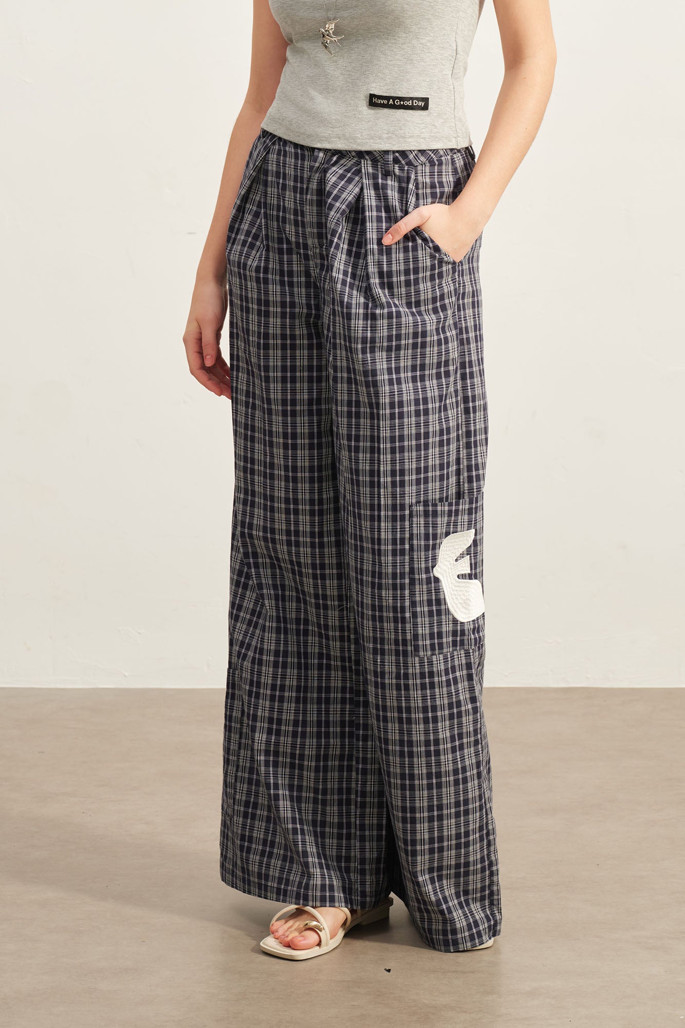 SOFITTE Plaid Pleats Patch Straight-Leg Pants