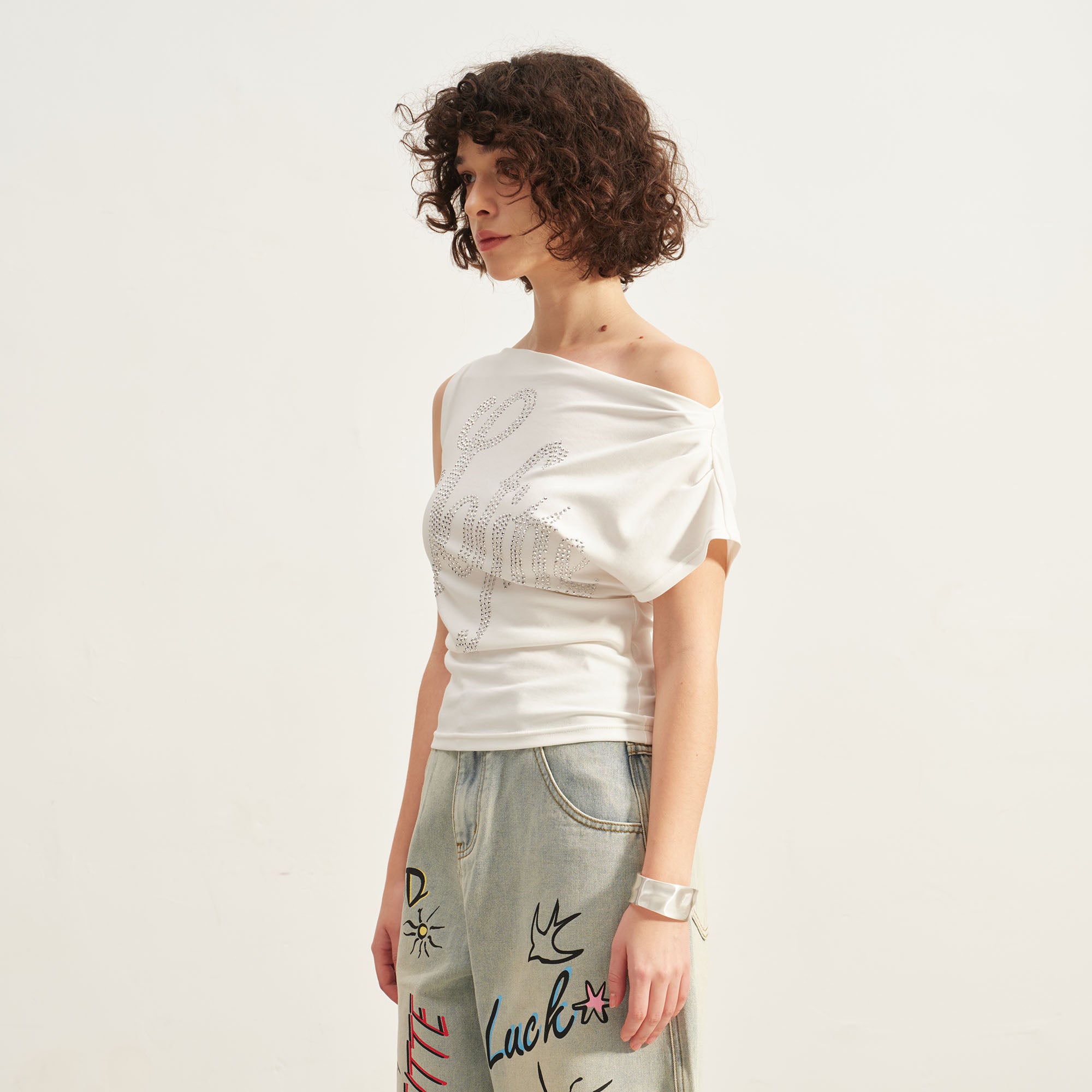 SOFITTE Diamond LOGO Asymmetrical Shoulder Tee
