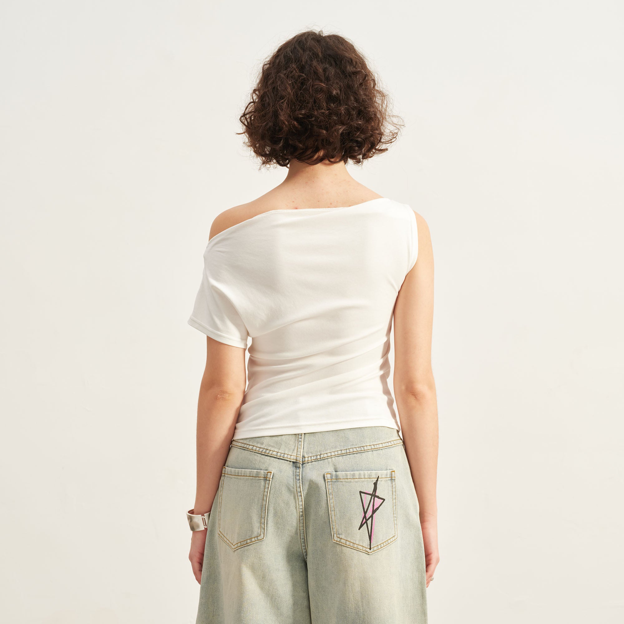 SOFITTE Diamond LOGO Asymmetrical Shoulder Tee