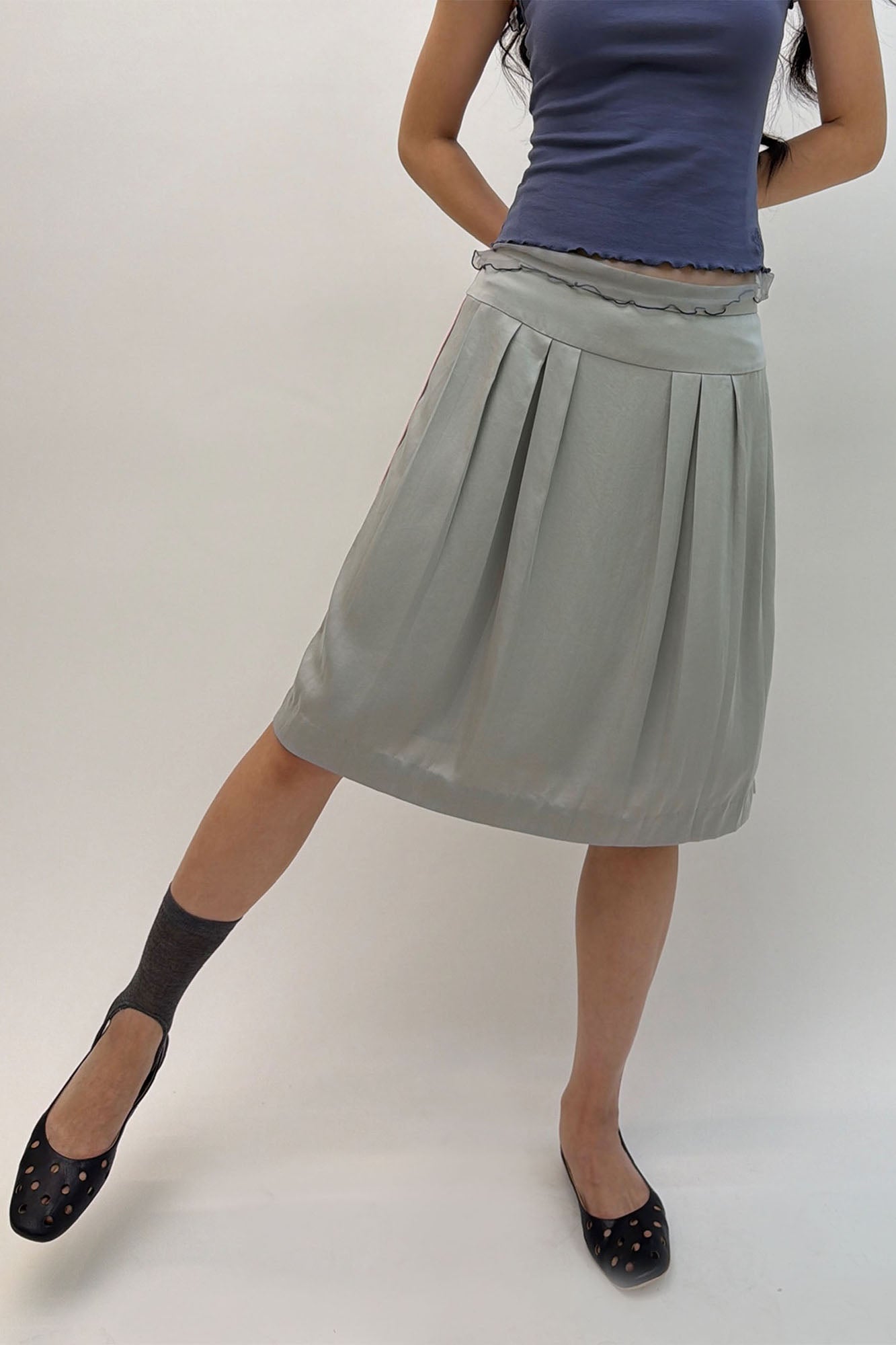 NEVERSEEZ Pleated Bubble Hem Midi Skirt