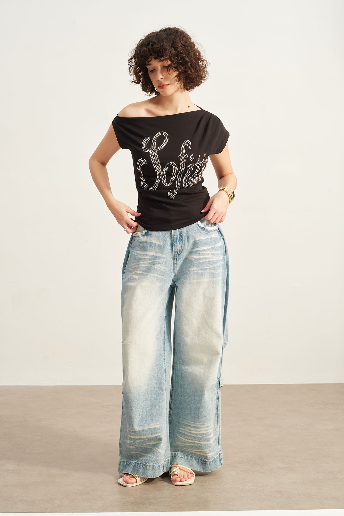 SOFITTE Diamond LOGO Asymmetrical Shoulder Tee
