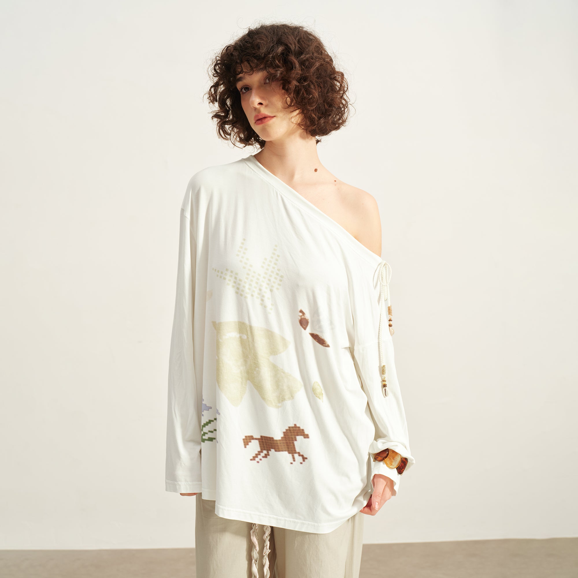 SOFITTE Graphic One-Shoulder Long-Sleeve Tee