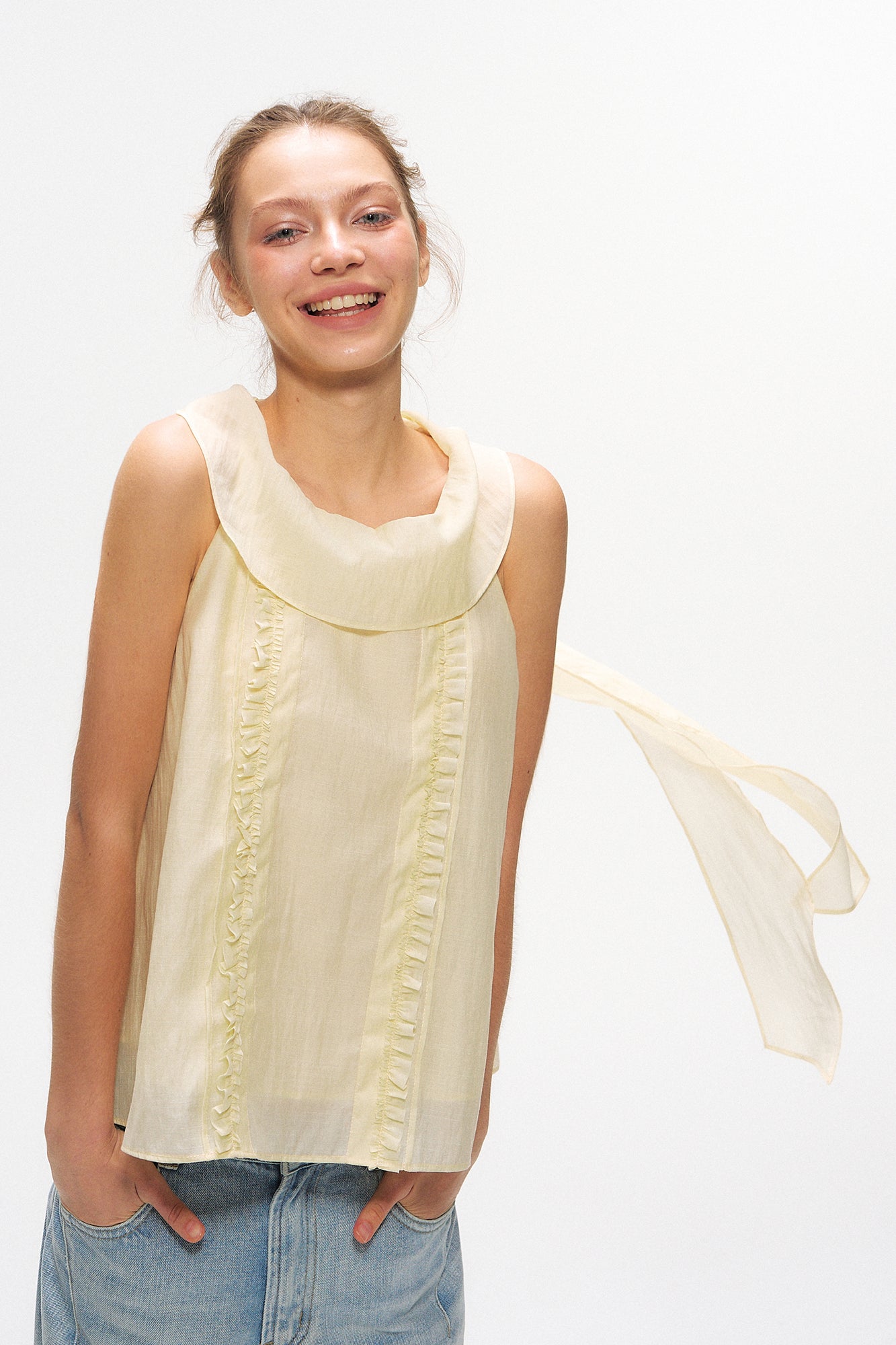 10AMSOTIIIIIIRED Drape-Collar Ruffle Trim Tank Top