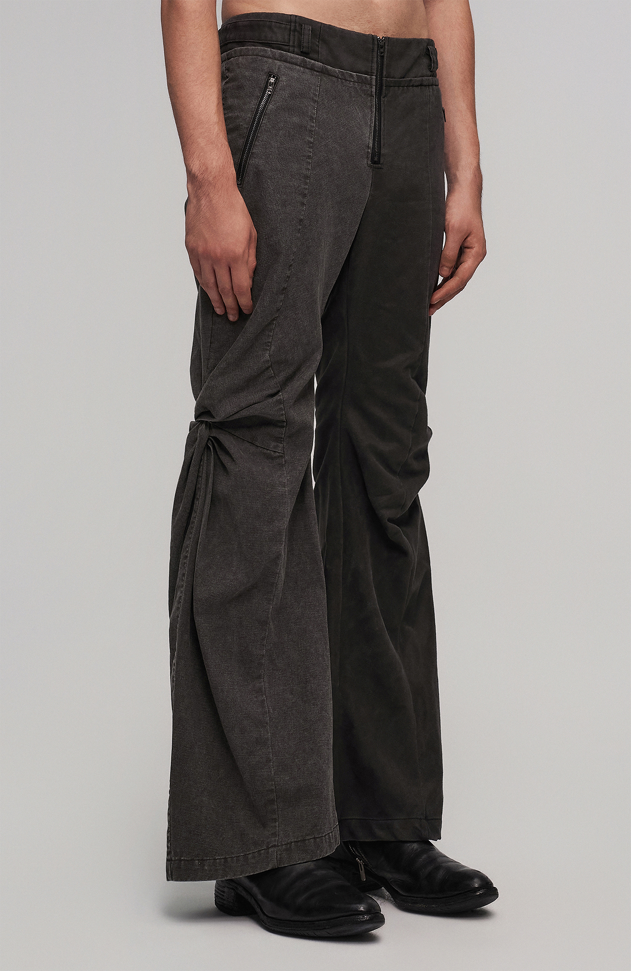ILNya Nieternite Nifutur Contrast-Spliced Twist-Knee Flared Trousers