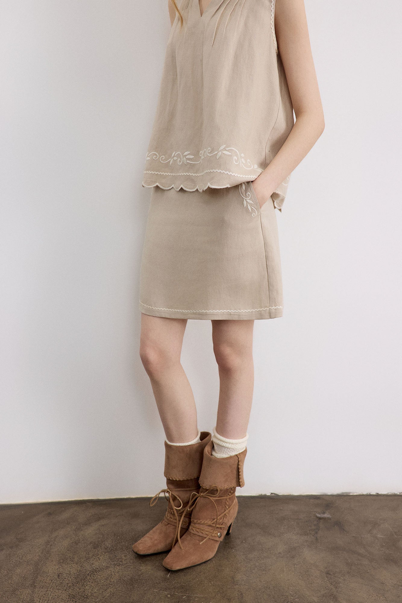SAME FLOW Embroidered Linen-Blend Mini Skirt