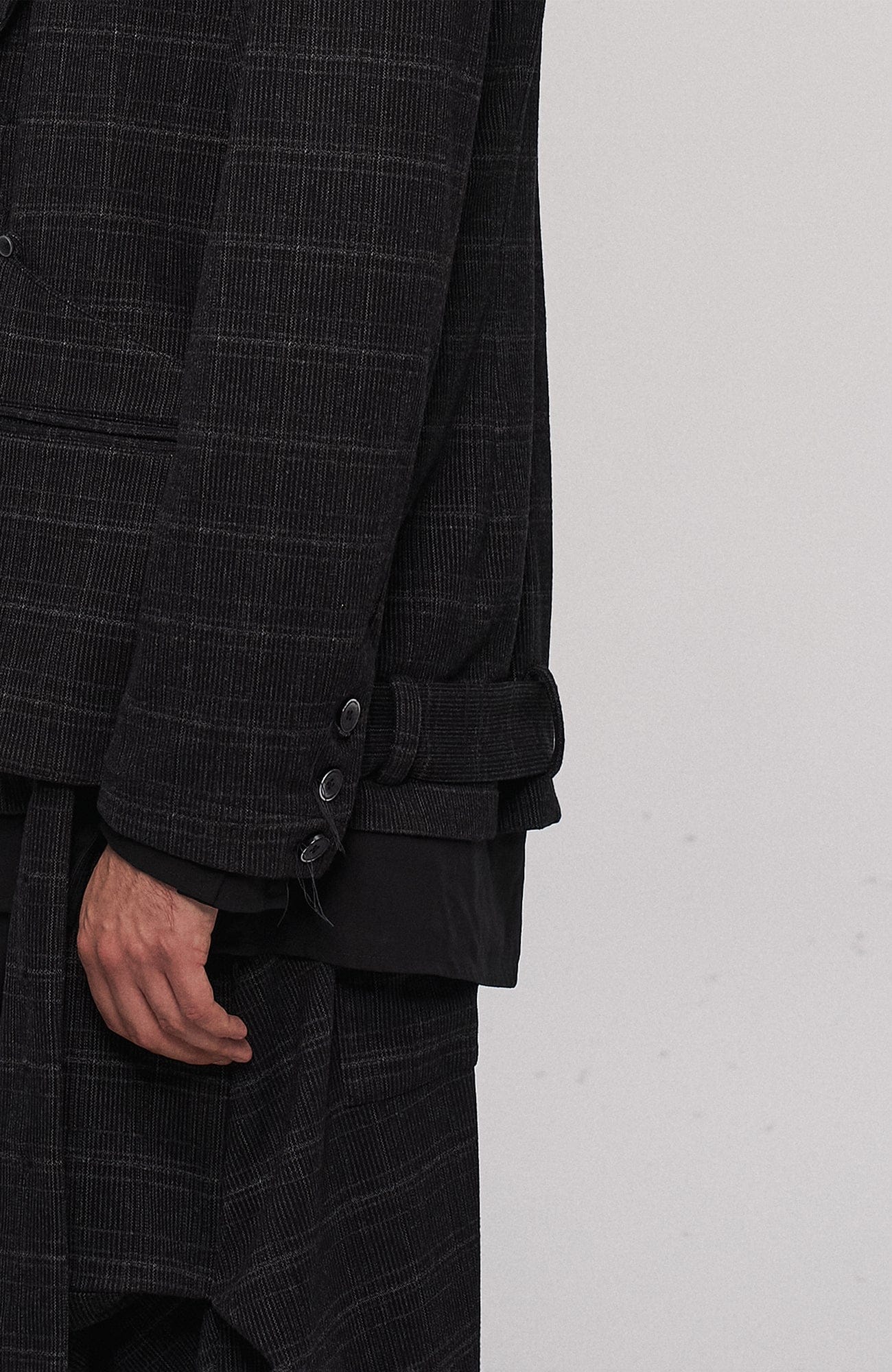 ILNya Nieternite Nifutur Deconstructed Detachable Plaid Blazer