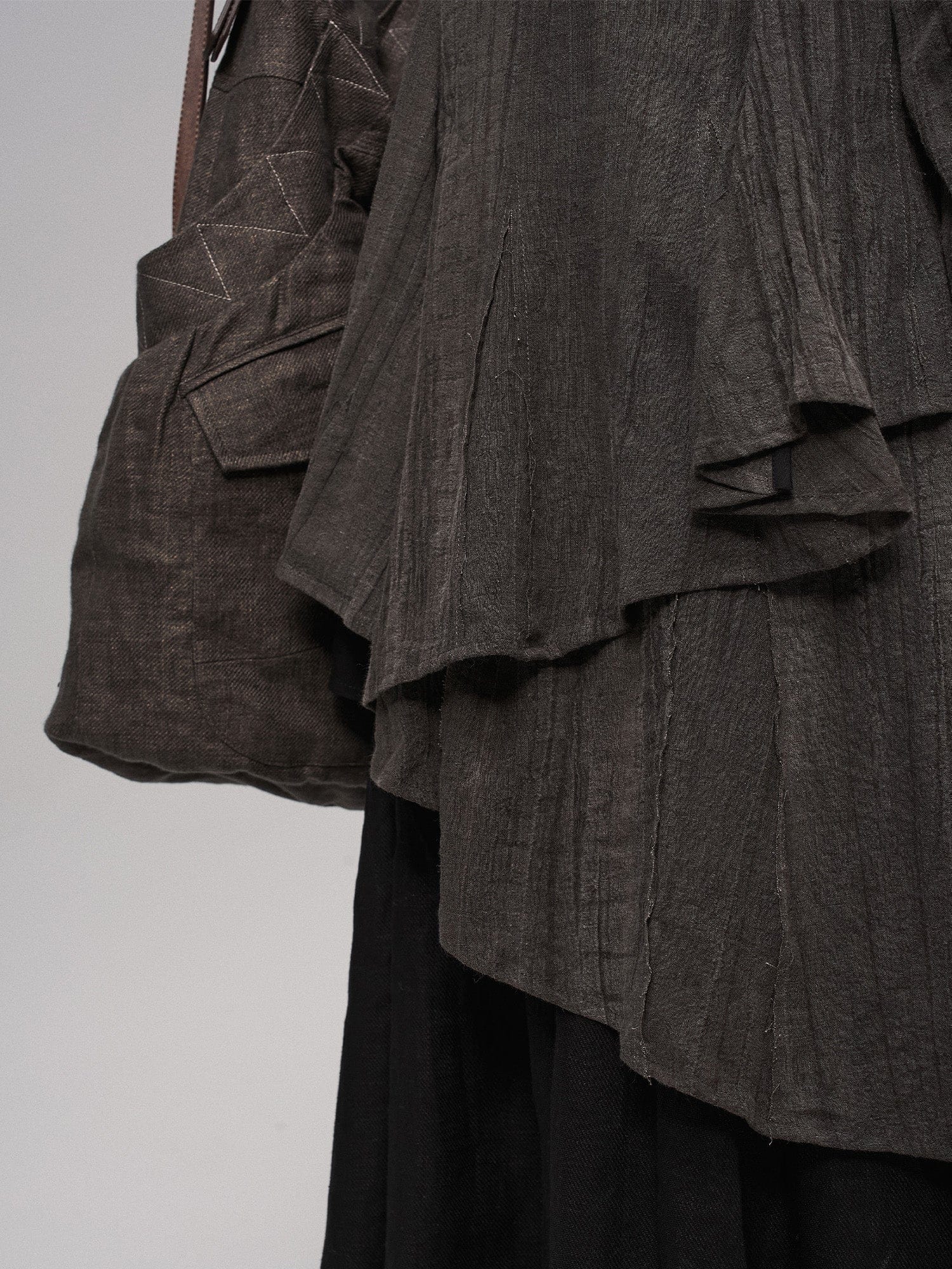 ILNya Nieternite Nifutur Distressed Draped Cotton-Linen Jacket