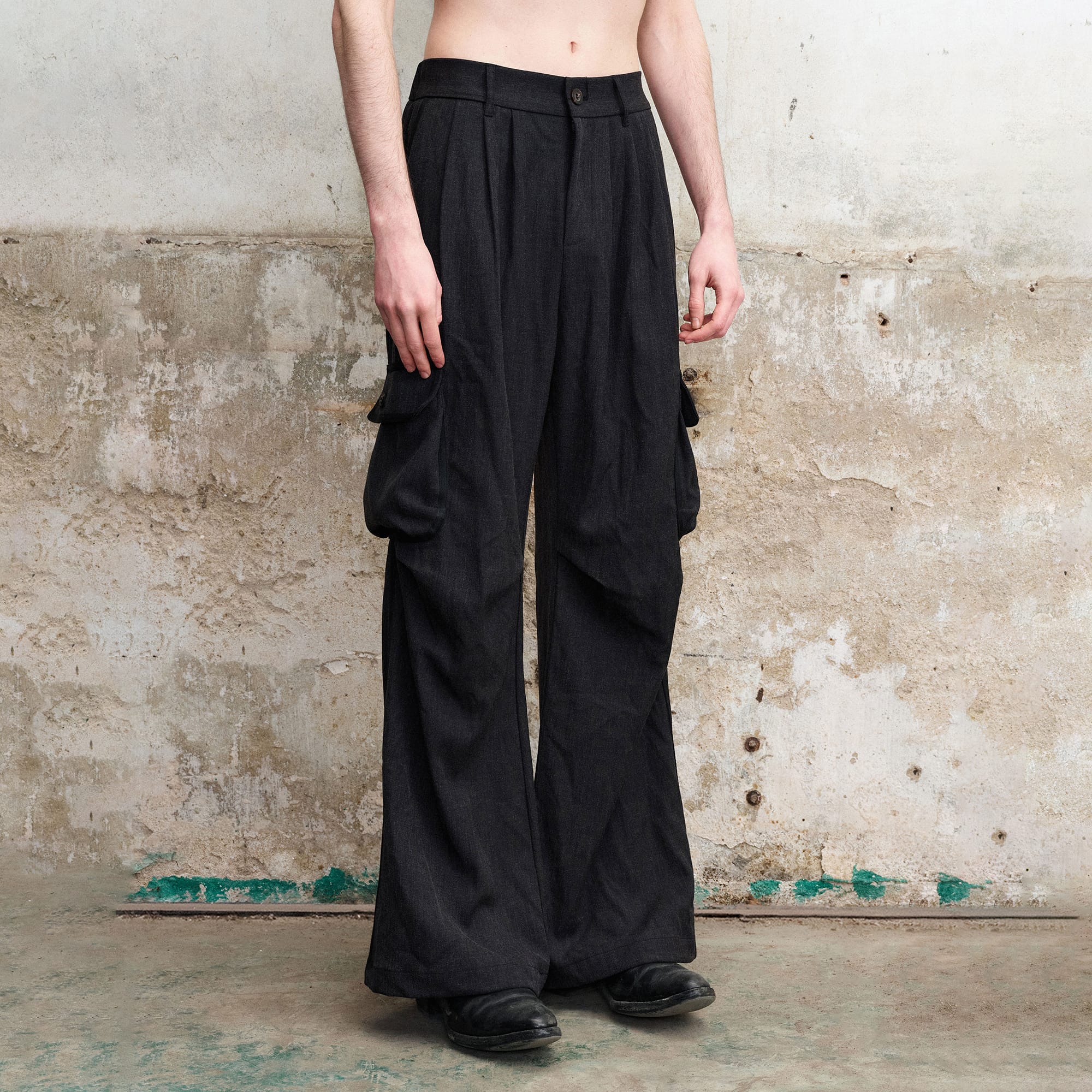 ILNya Nieternite Nifutur Pleated Cargo Flare Pants