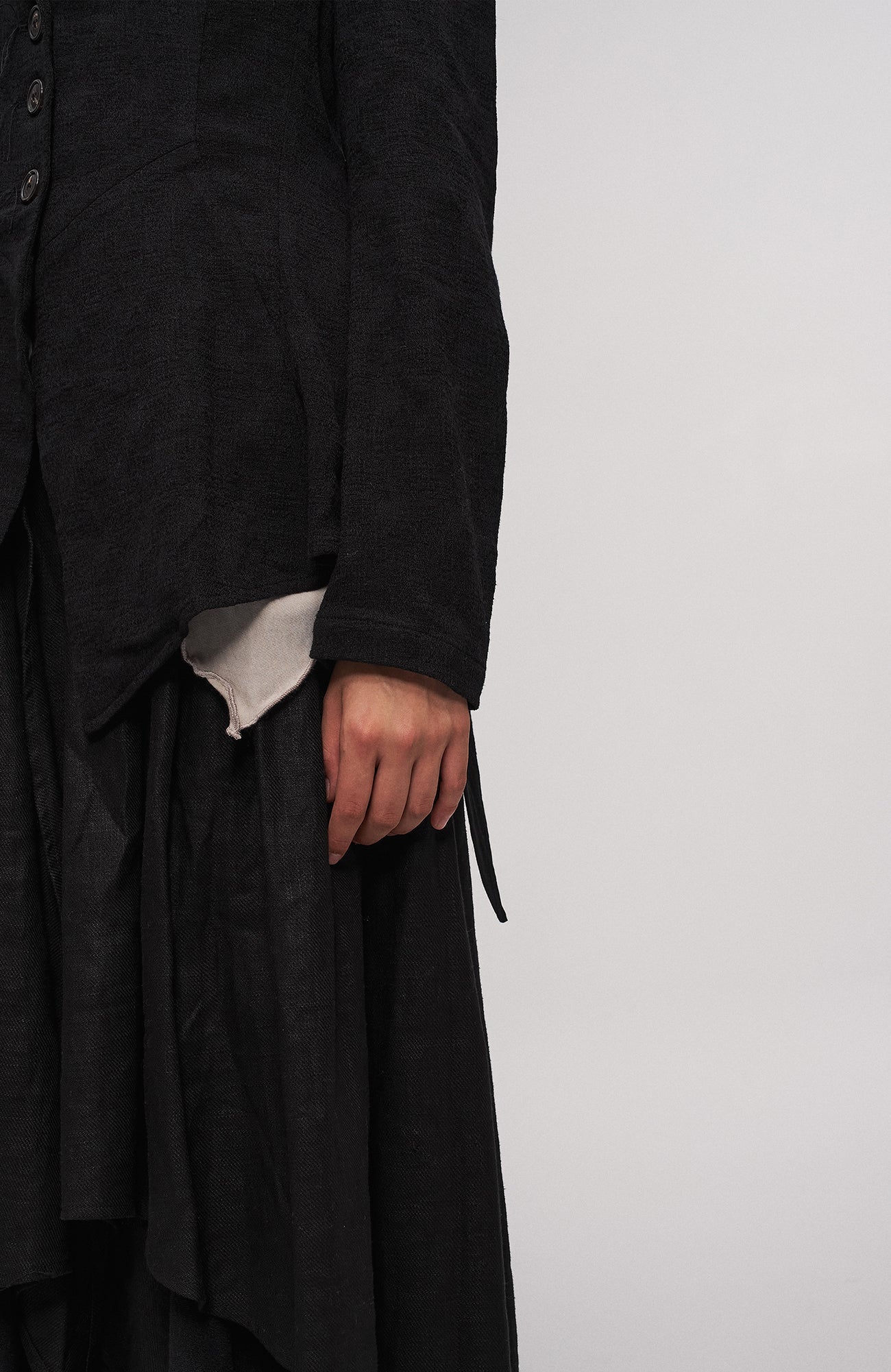 ILNya Nieternite Nifutur Asymmetric Hem Linen-Blend Blazer