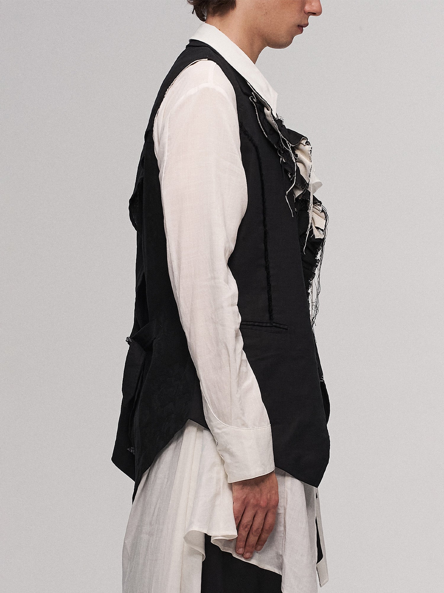 ILNya Nieternite Nifutur Distressed Frayed Petal-Collar Vest