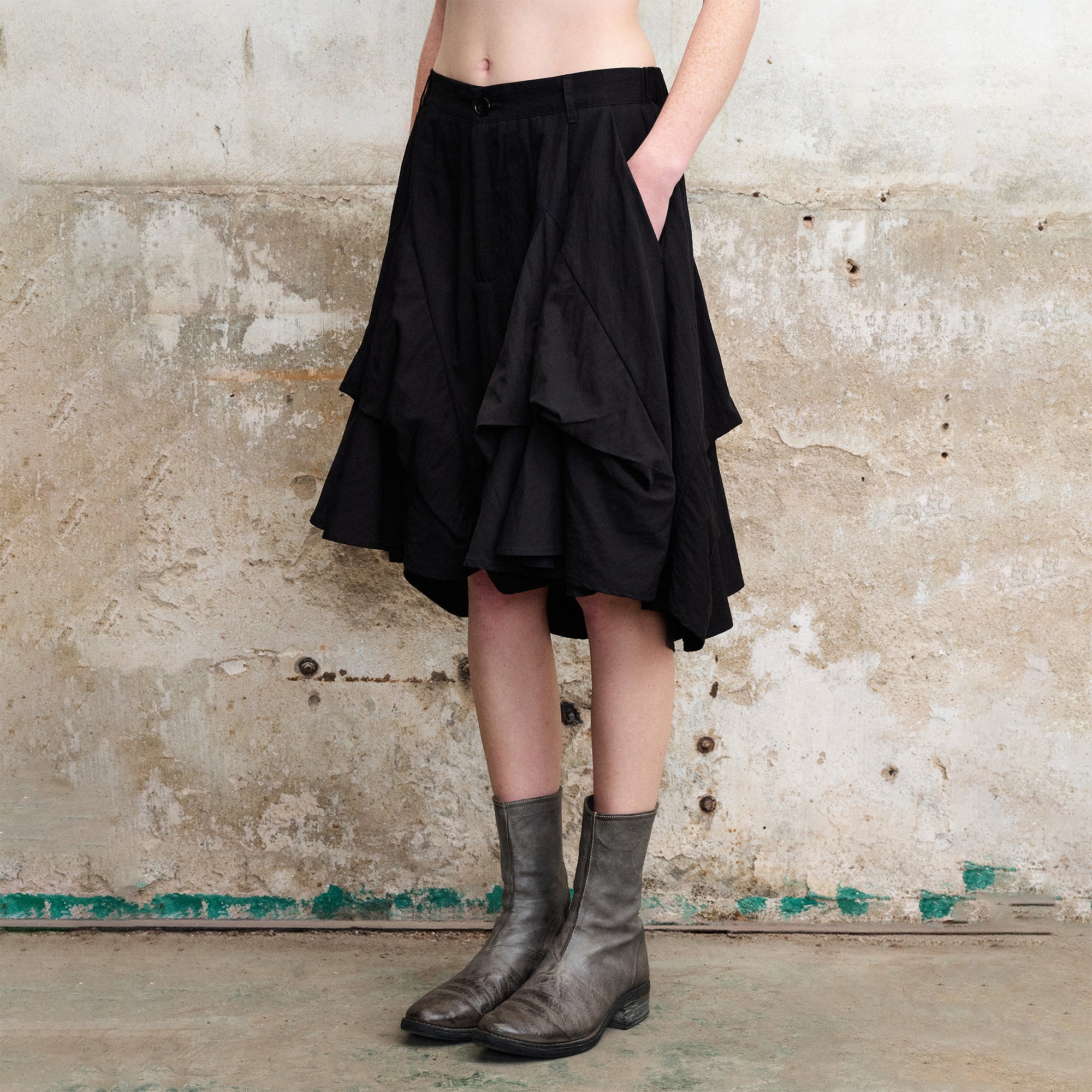 ILNya Nieternite Nifutur Layered Asymmetrical Skort Black