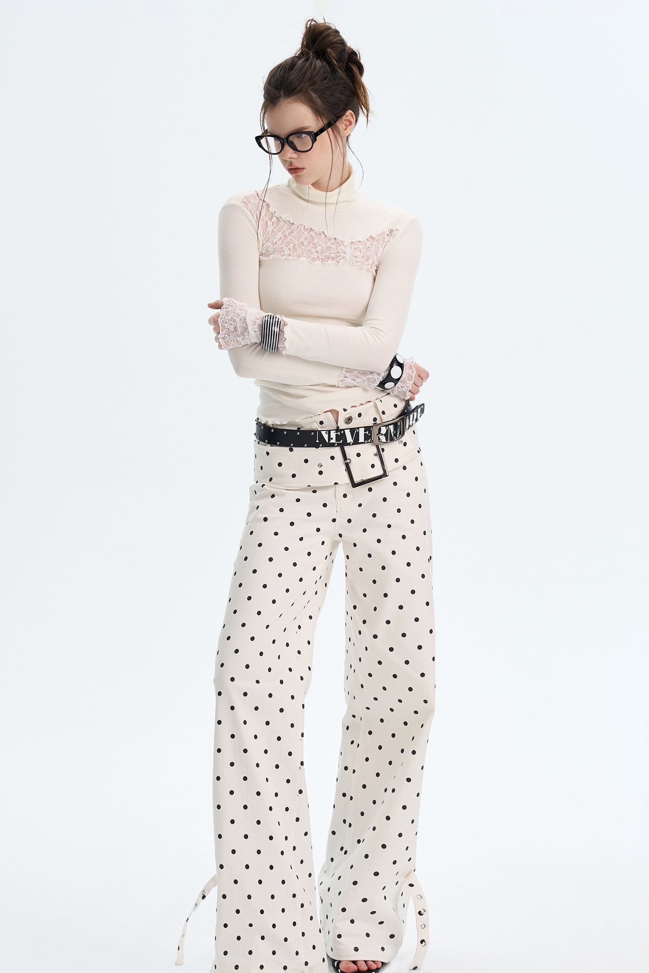 THE NEVERMORE Ruched Lace Spliced Long-Sleeve Tee