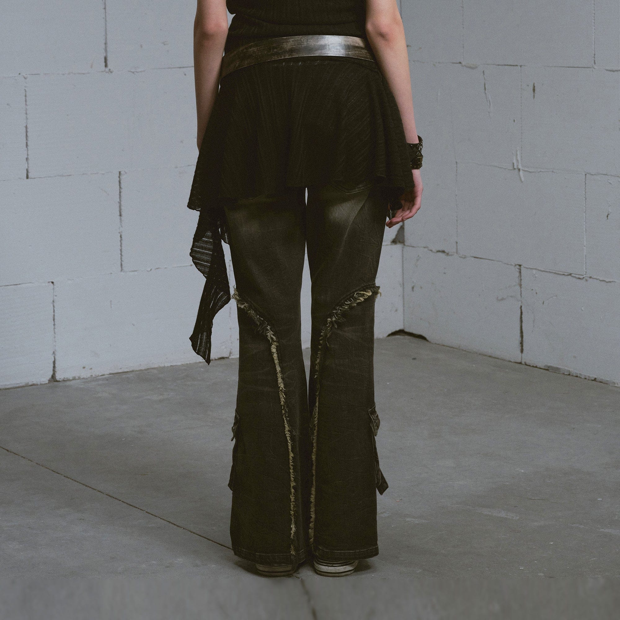 CESTNOUS Dirty Wash Spliced Raw-Edge Flared Jeans