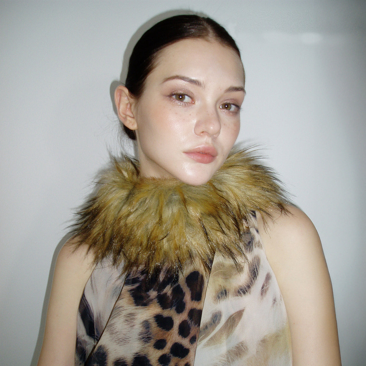 AE30 SAINT Faux Fur Buckle Collar Scarf
