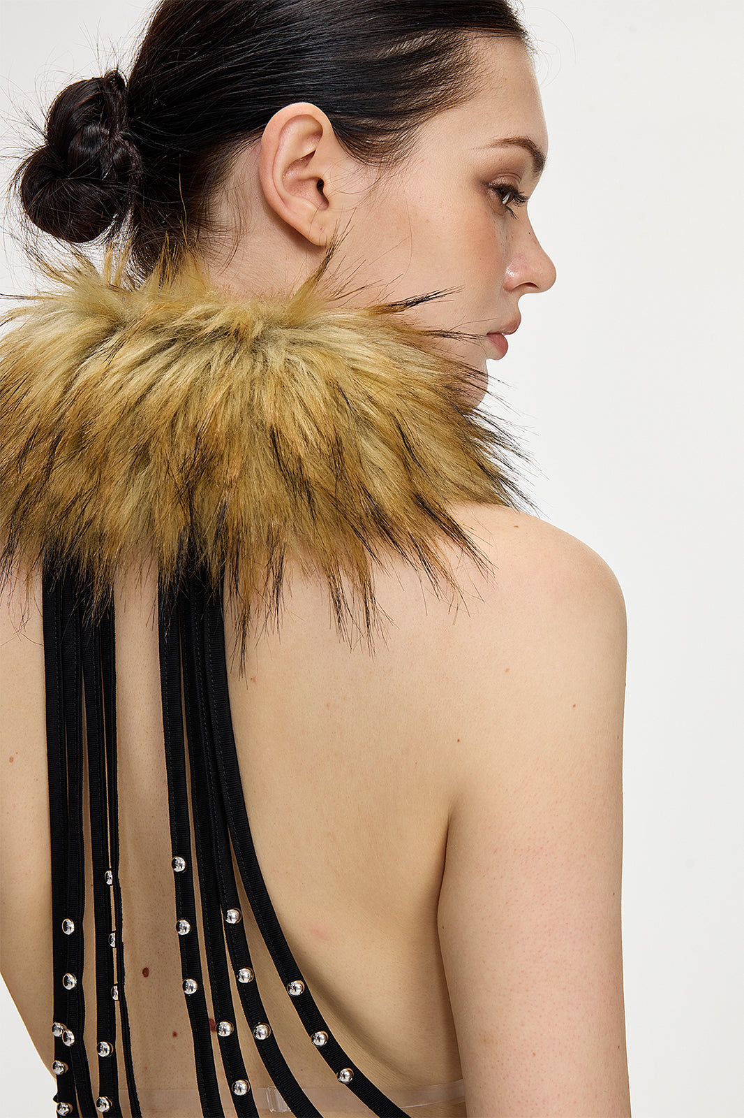 AE30 SAINT Faux Fur Buckle Collar Scarf