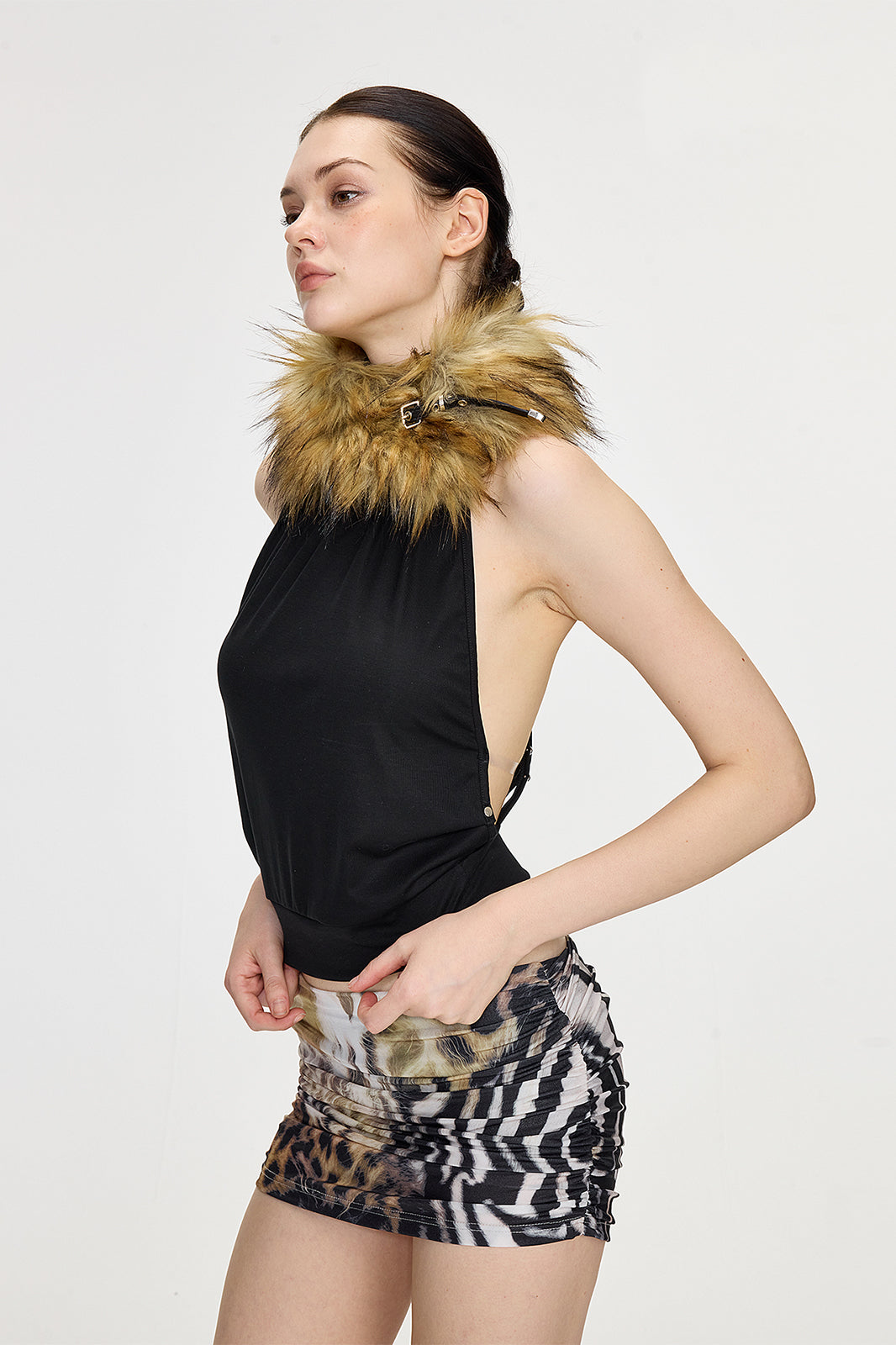 AE30 SAINT Faux Fur Buckle Collar Scarf