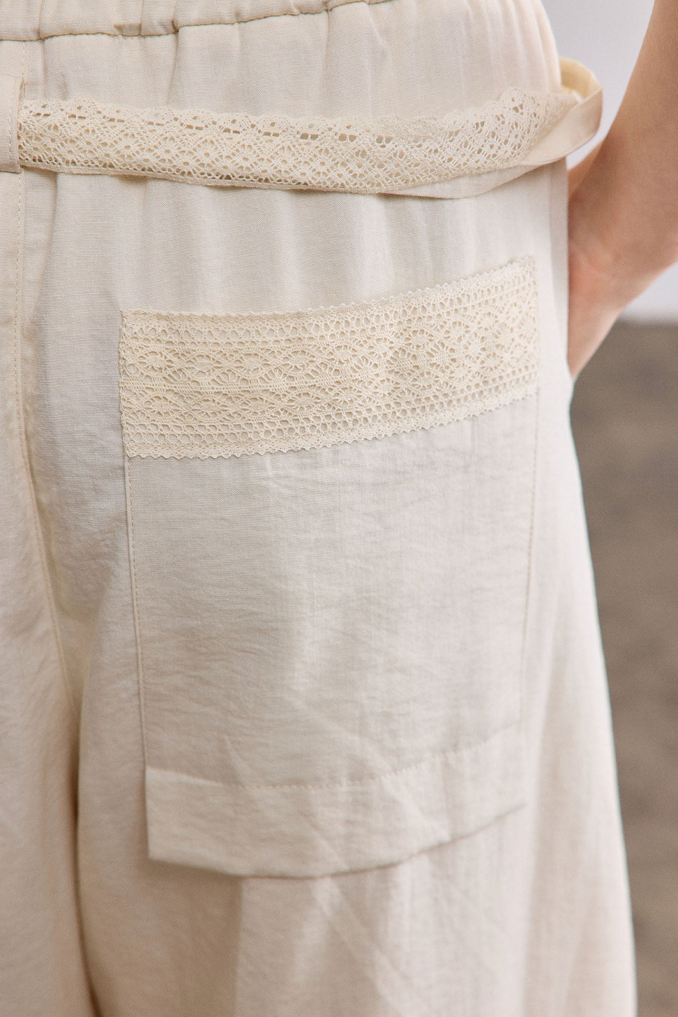 SAME FLOW Lace-Trim Wide-Leg Pants