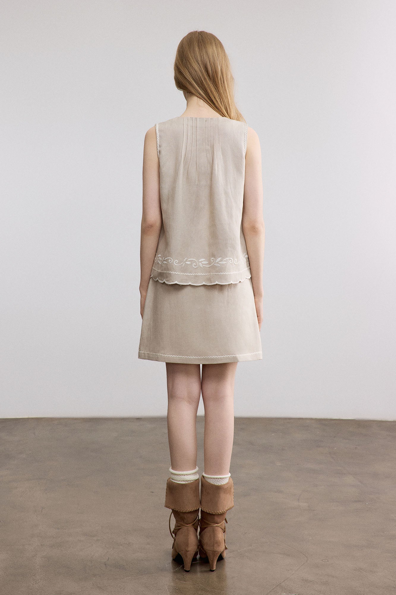 SAME FLOW Embroidered Linen-Blend Mini Skirt