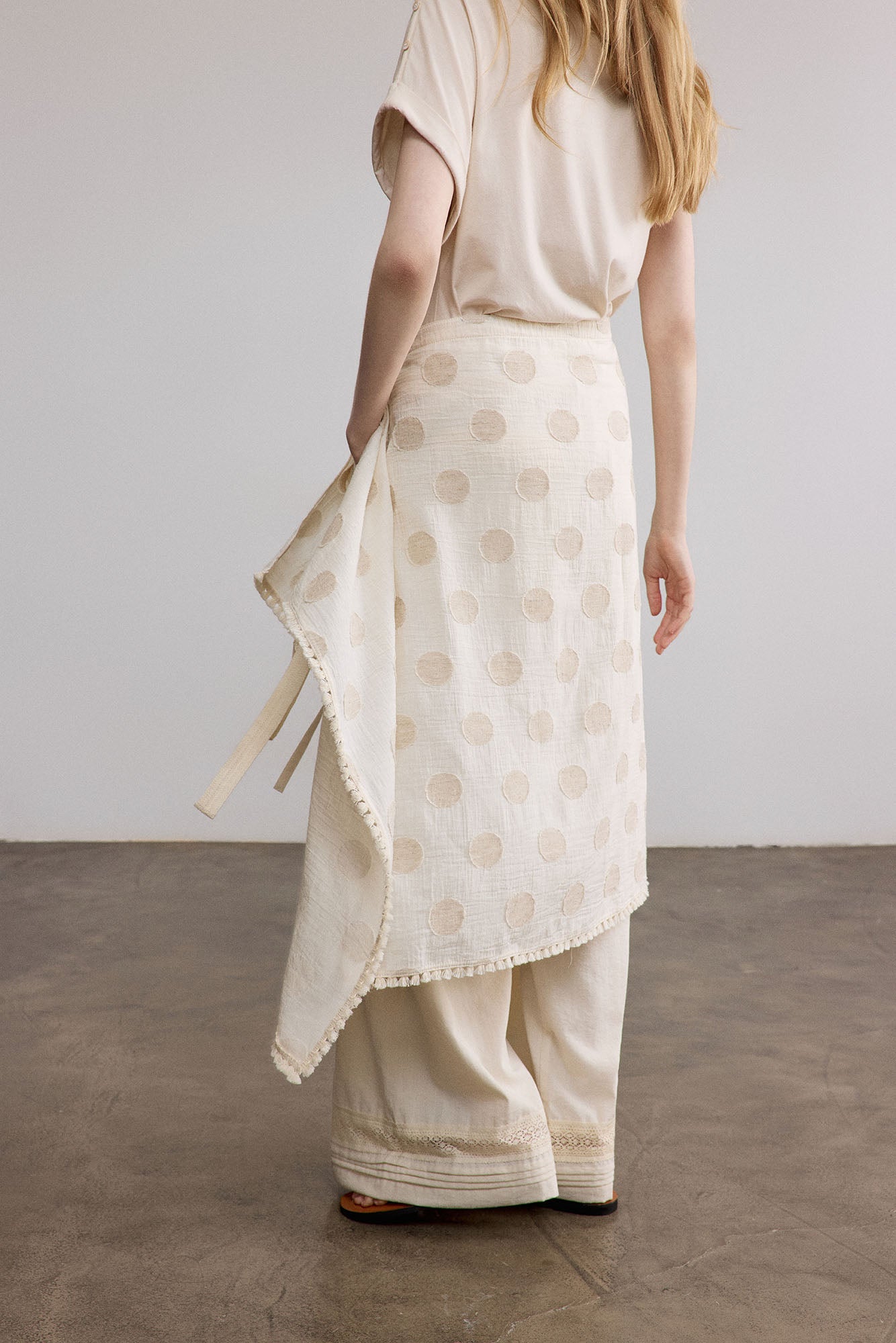 SAME FLOW Asymmetrical Dot Fringe-Trim Tie Skirt