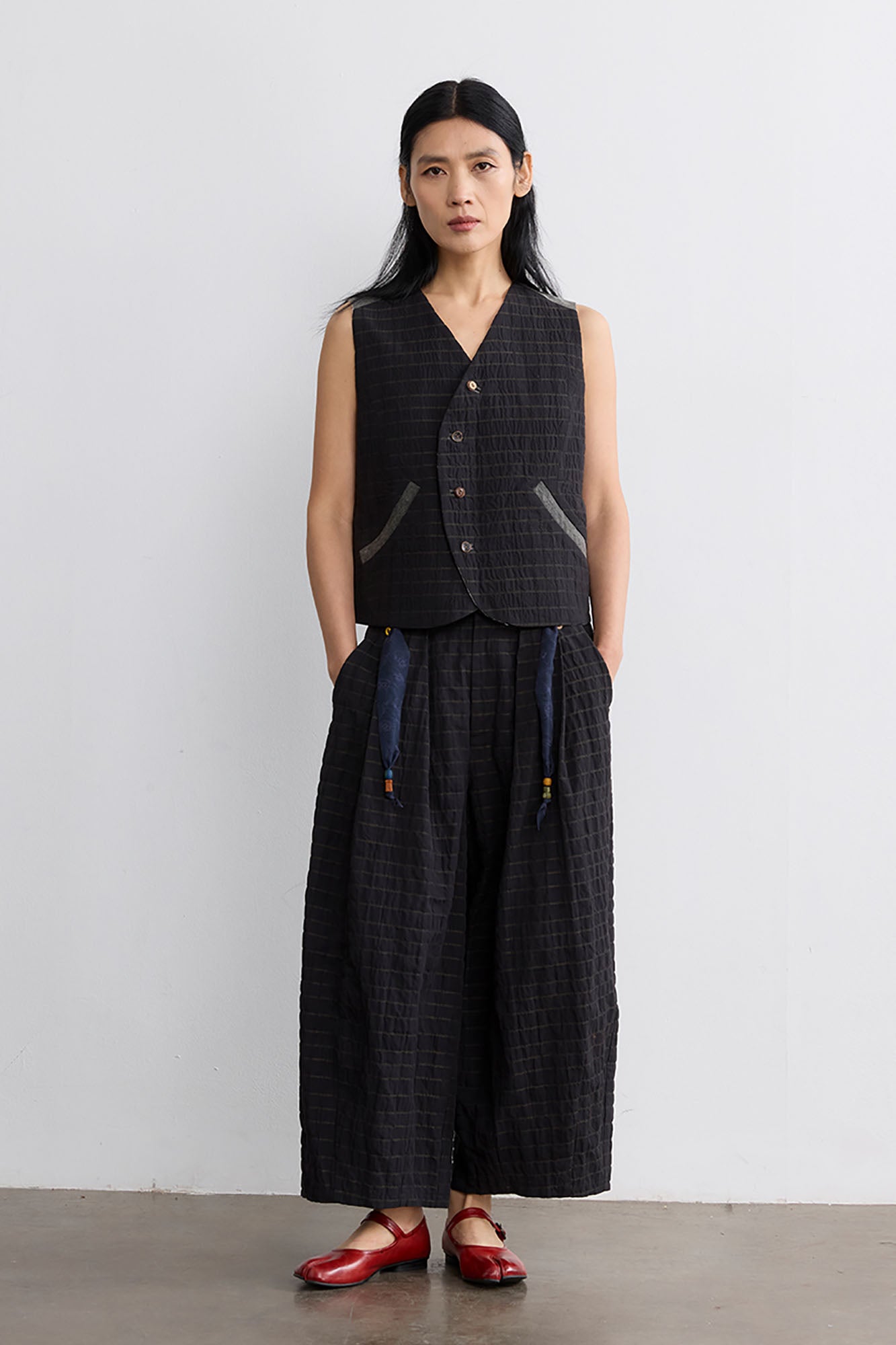 NOESE Reversible Plaid Full-Print Curved Front V-Neck Vest